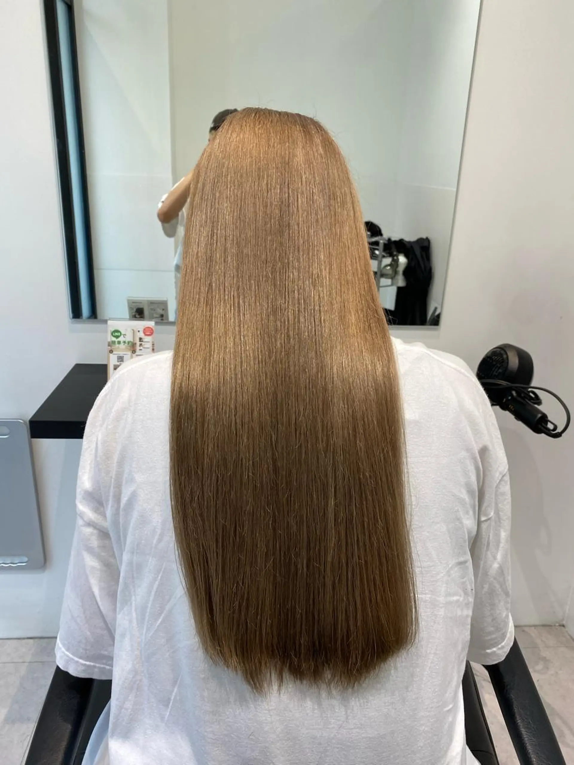 セミロング カラー ベージュカラー ミルクティーベージュ ヘアカラー トリートメント 鈴木/ミルクティー/ ブリーチ/ボブ/のヘアスタイル