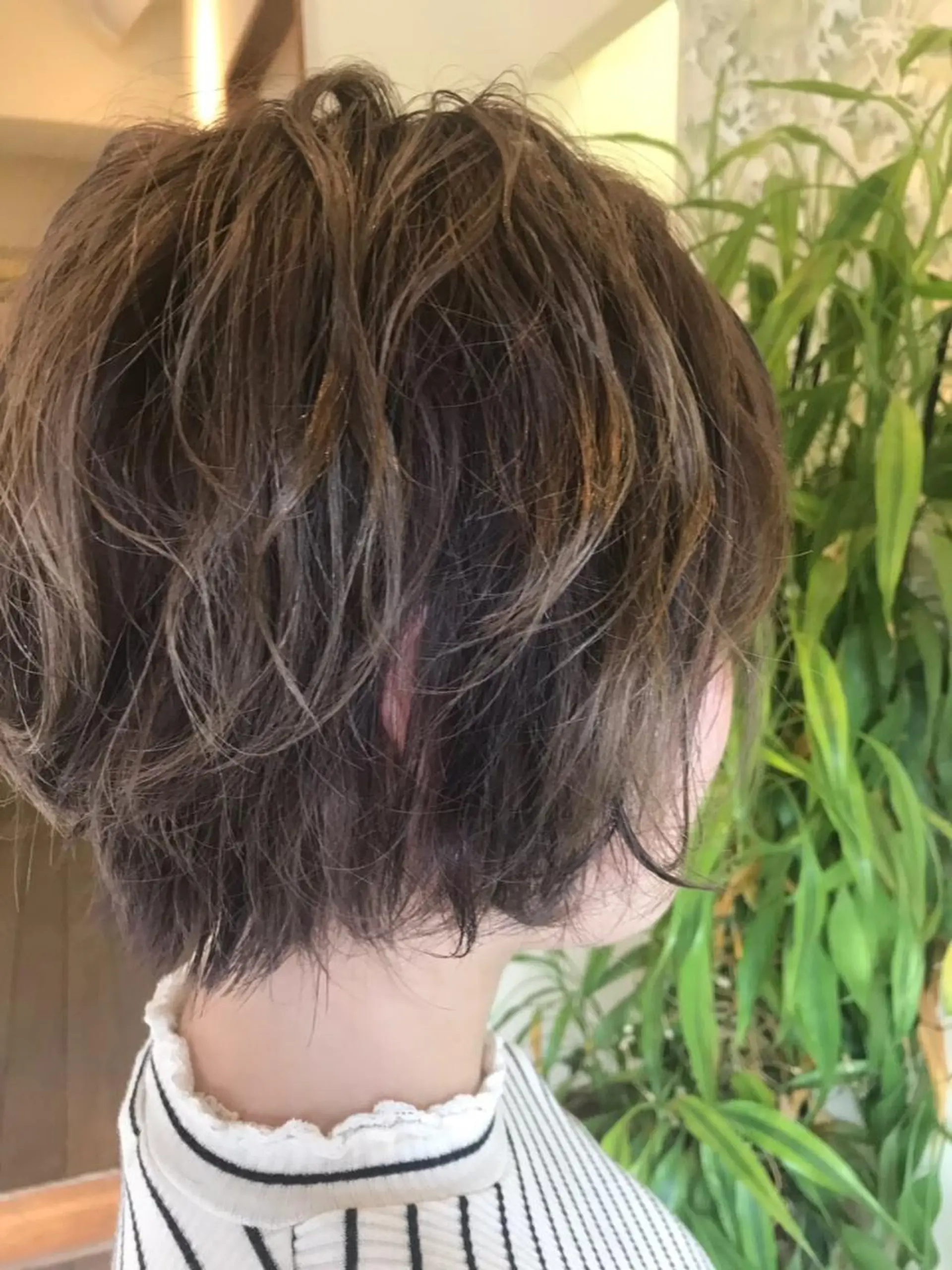 ミディアム カラー ハイライトカラー ハイライト chill out 南塚口本店のヘアスタイル