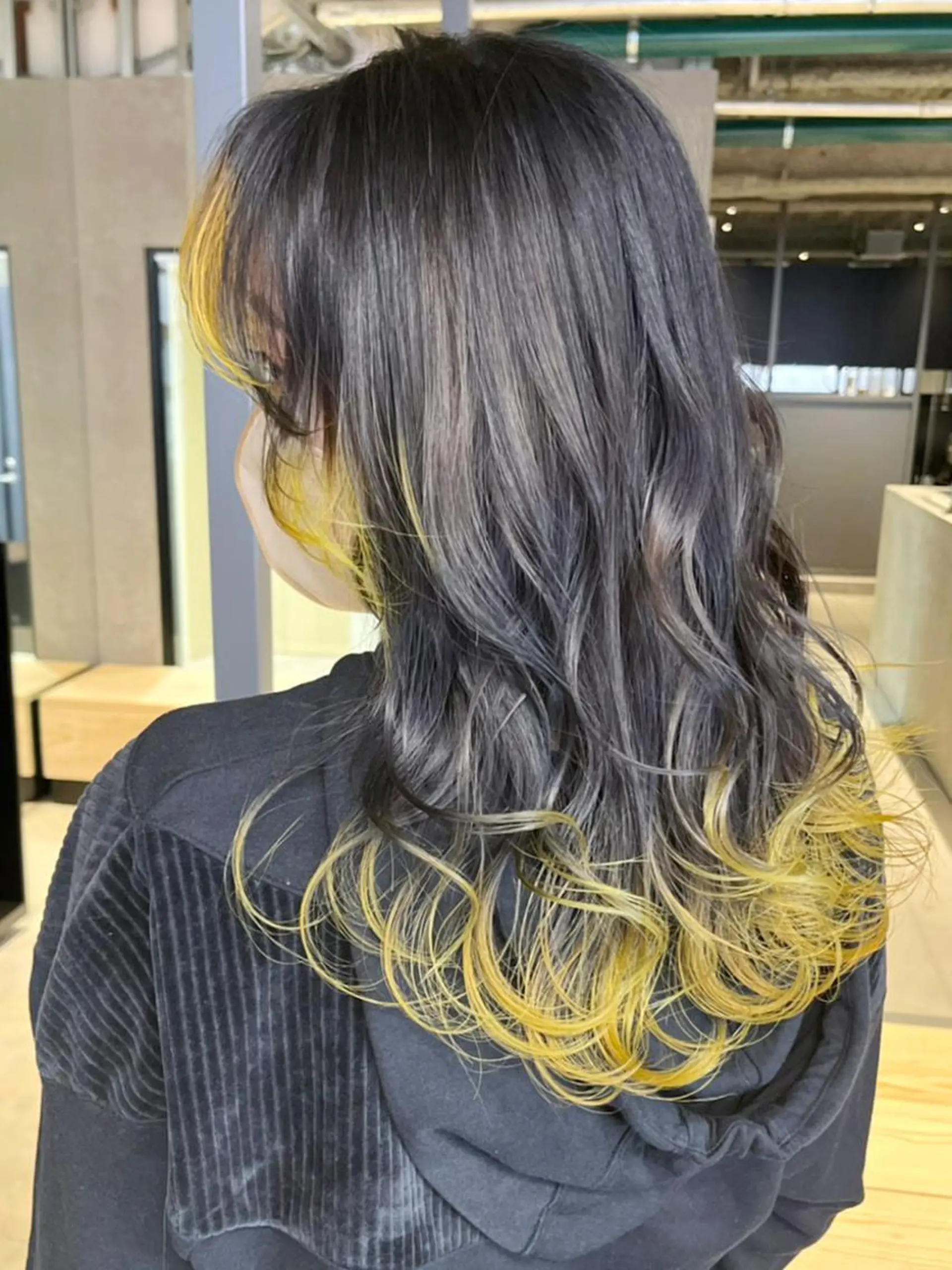 ミディアム パーマ ヘアアレンジ カラー グラデーションカラー イエローカラー カット ヘアカラー トリートメント ITbyALBUM 八王子店のヘアスタイル