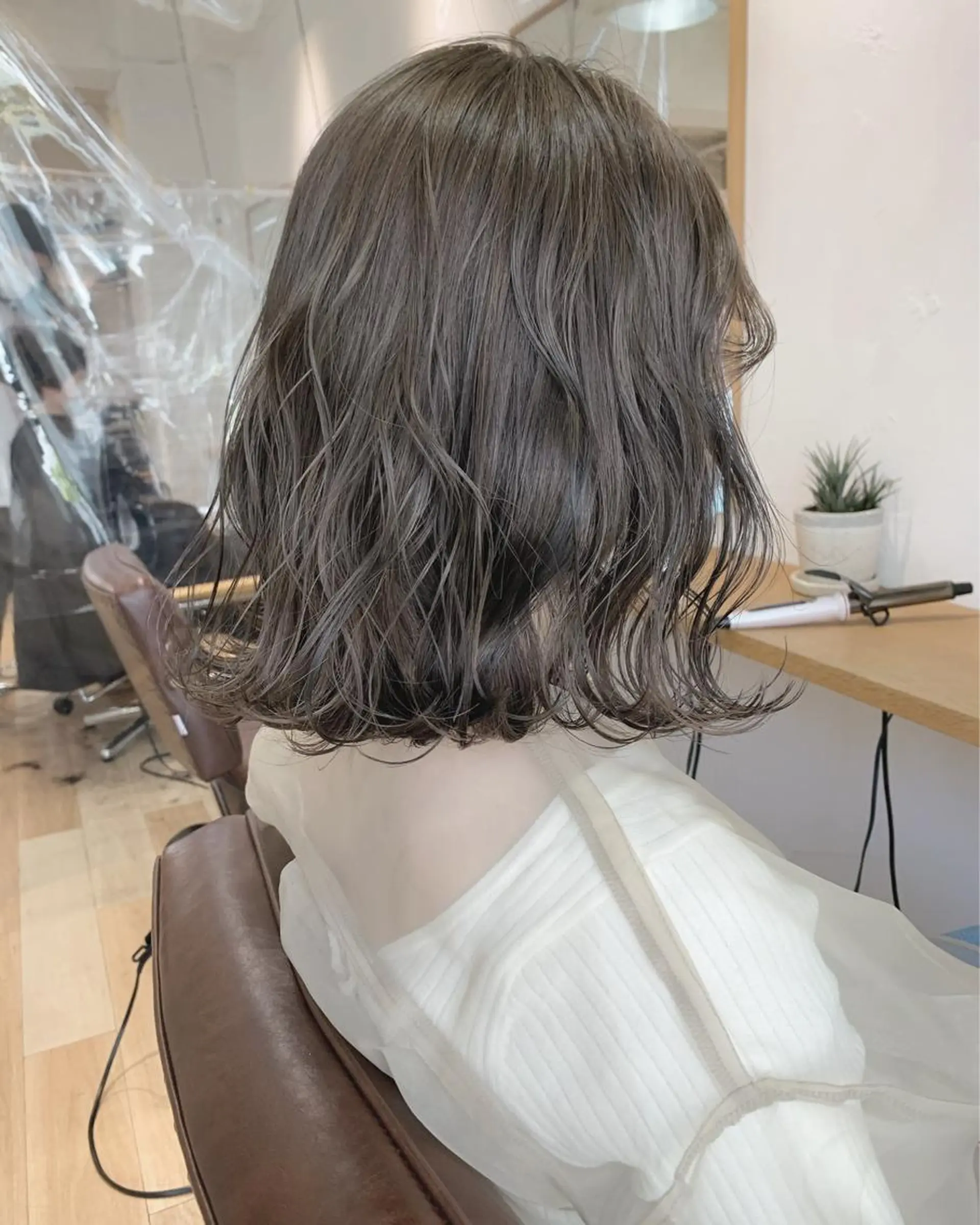 ショート カラー マツエク・マツパ ヘアカラー トリートメント ハイトーン&暗髪🔥 表参道二刀流マエダのヘアスタイル