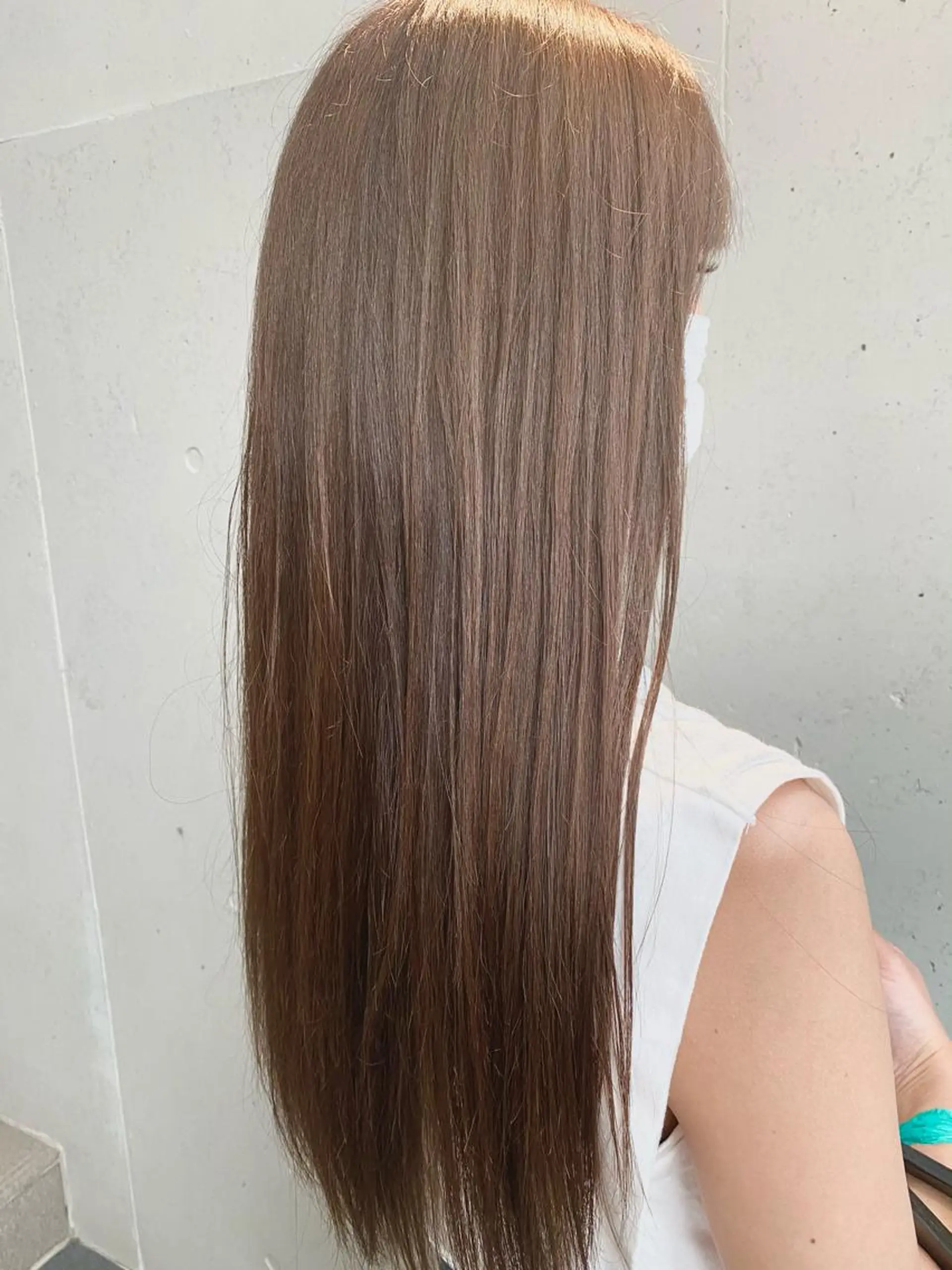 ロング カラー ベージュカラー ミルクティーベージュ エクステ／インナー カラー 礒野朱里のヘアスタイル