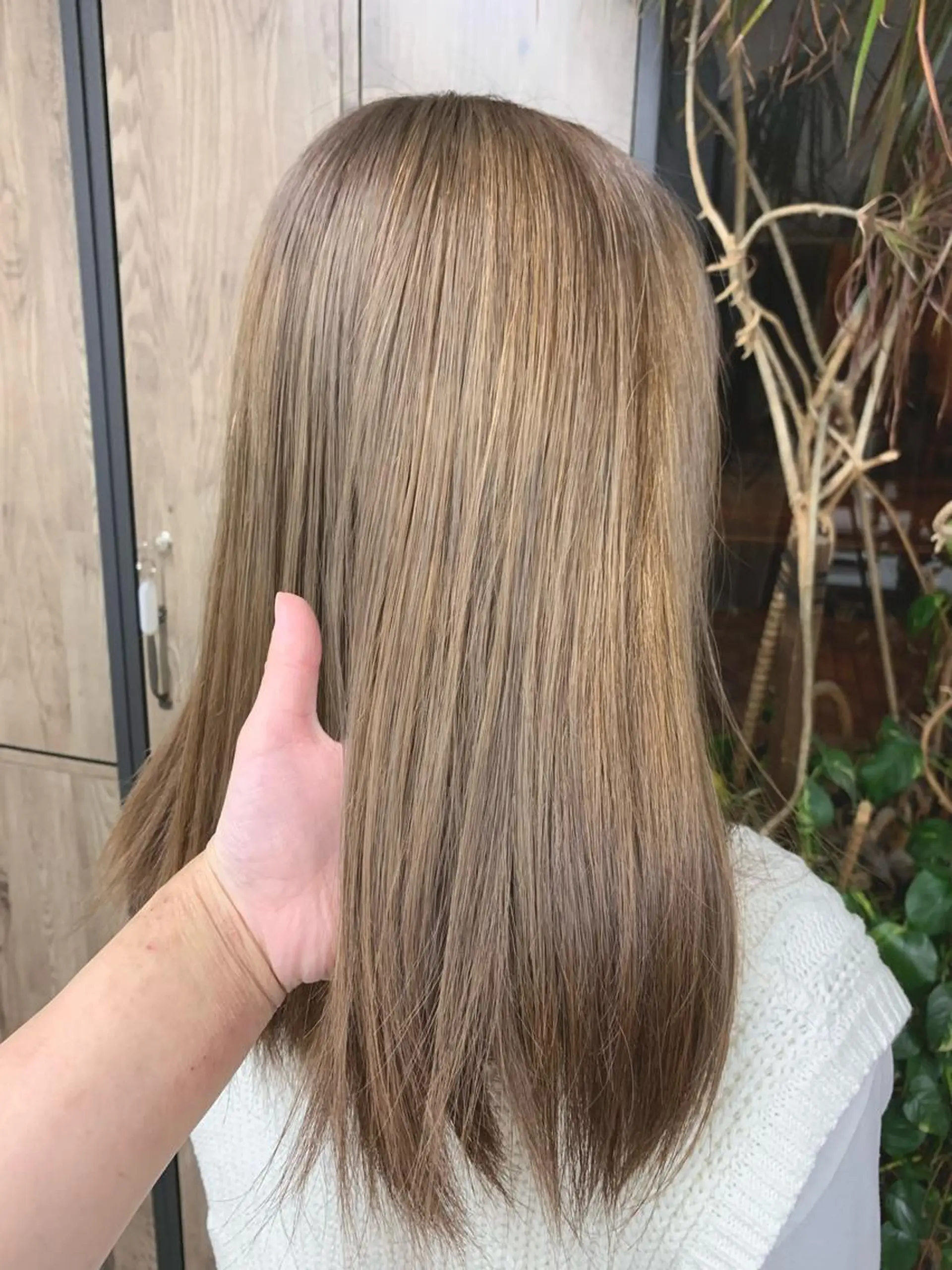 カラー バレイヤージュ ブリーチ ケアブリーチ ダブルカラー イヤリングカラー SALOWIN横浜suite店所属・🌷かわばた めい🌷のヘアスタイル