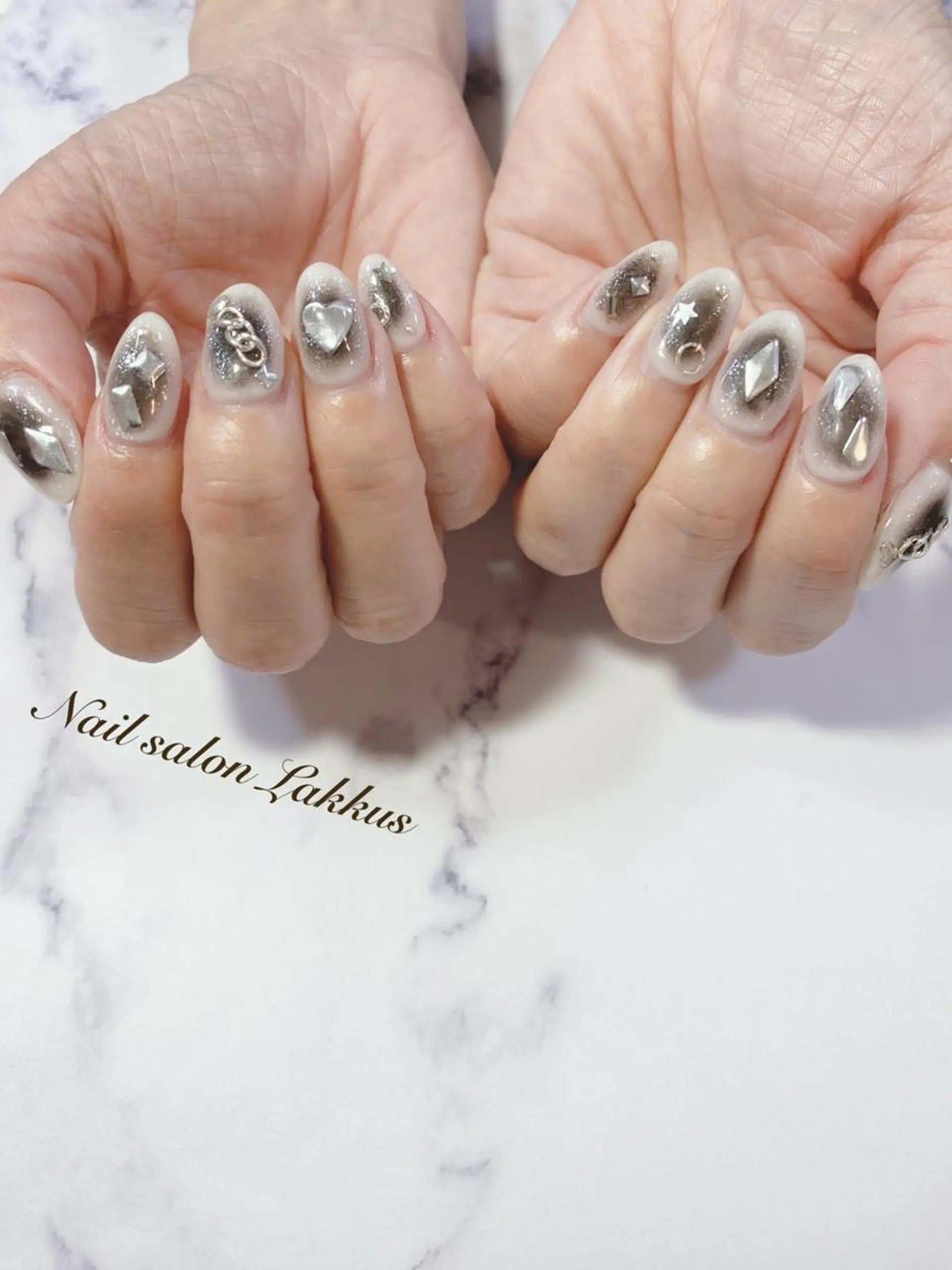 ネイル Lakkus T－CHIのネイルデザイン