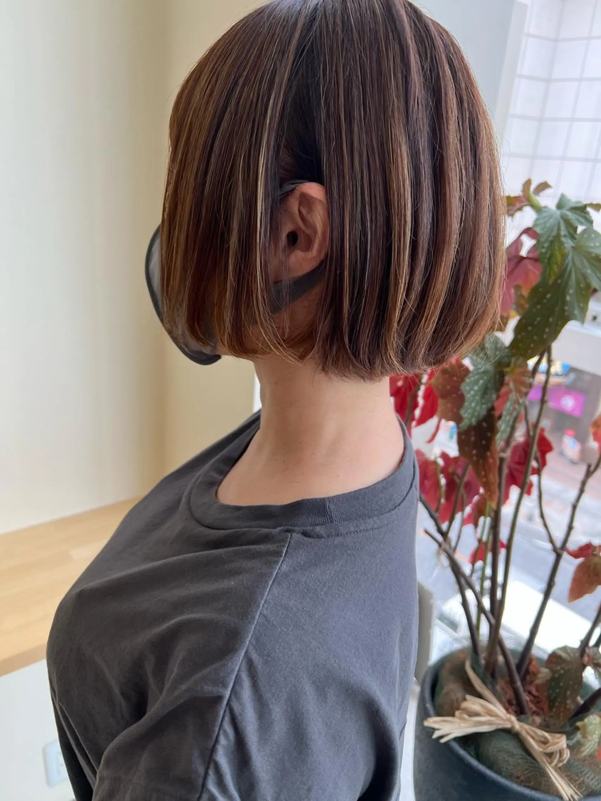 ショート カラー バレイヤージュ レイヤーカット テトネ タカシのヘアスタイル