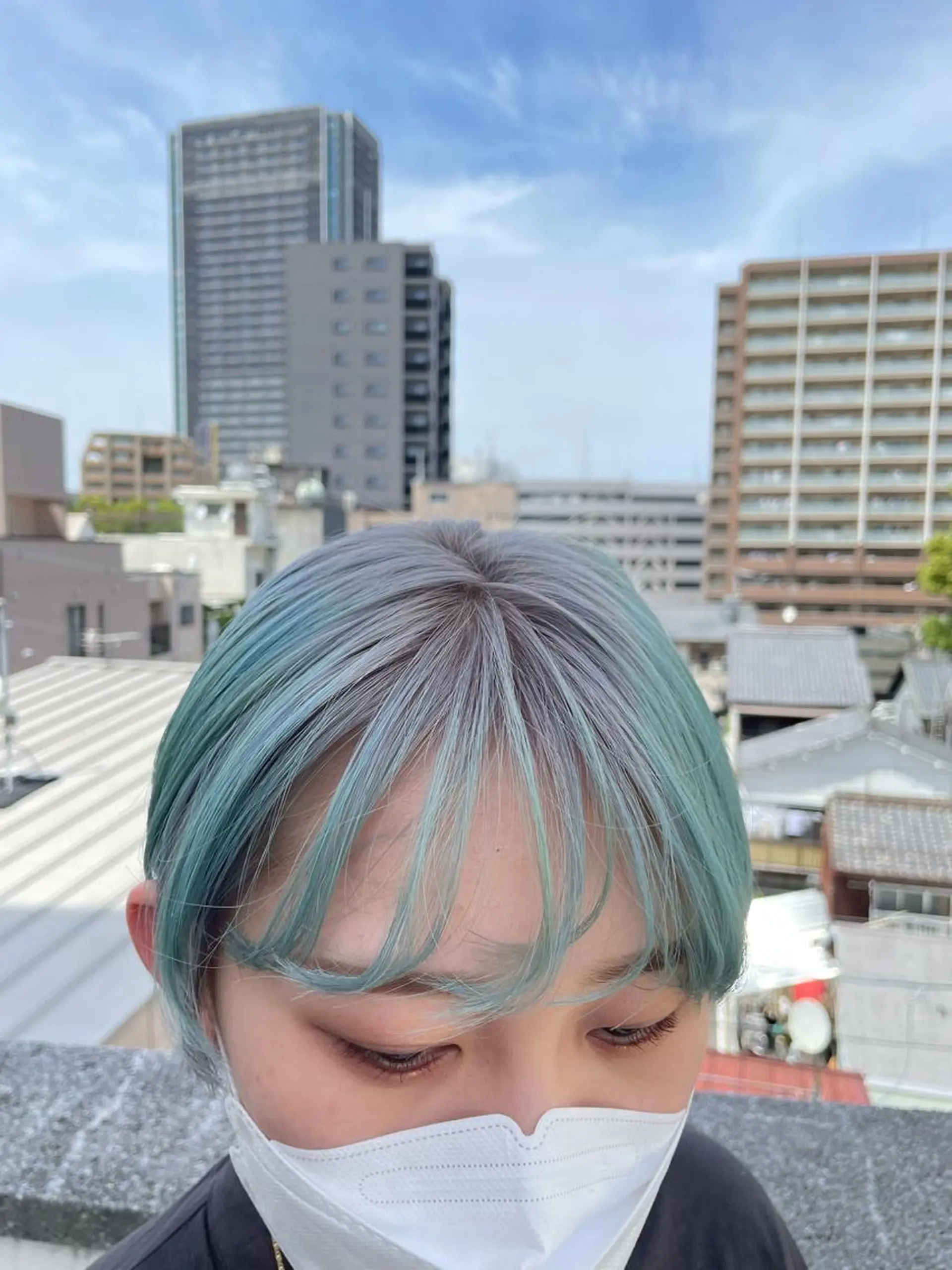 ミディアム カラー tomo🍒パーマ ハイトーン似合わせのヘアスタイル