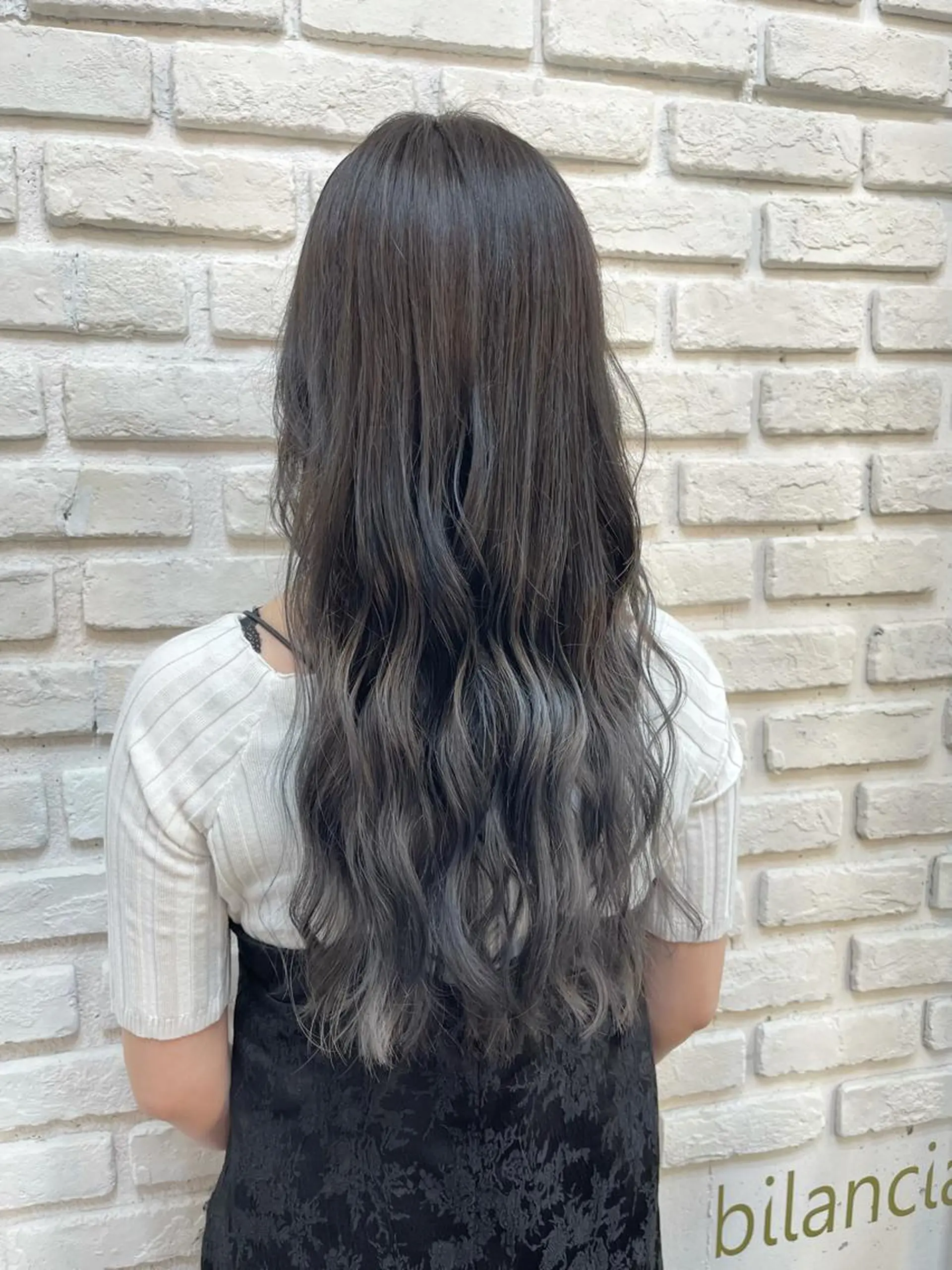 ロング カラー 透明感カラー グラデーションカラー グレージュ creeb 宮前のヘアスタイル