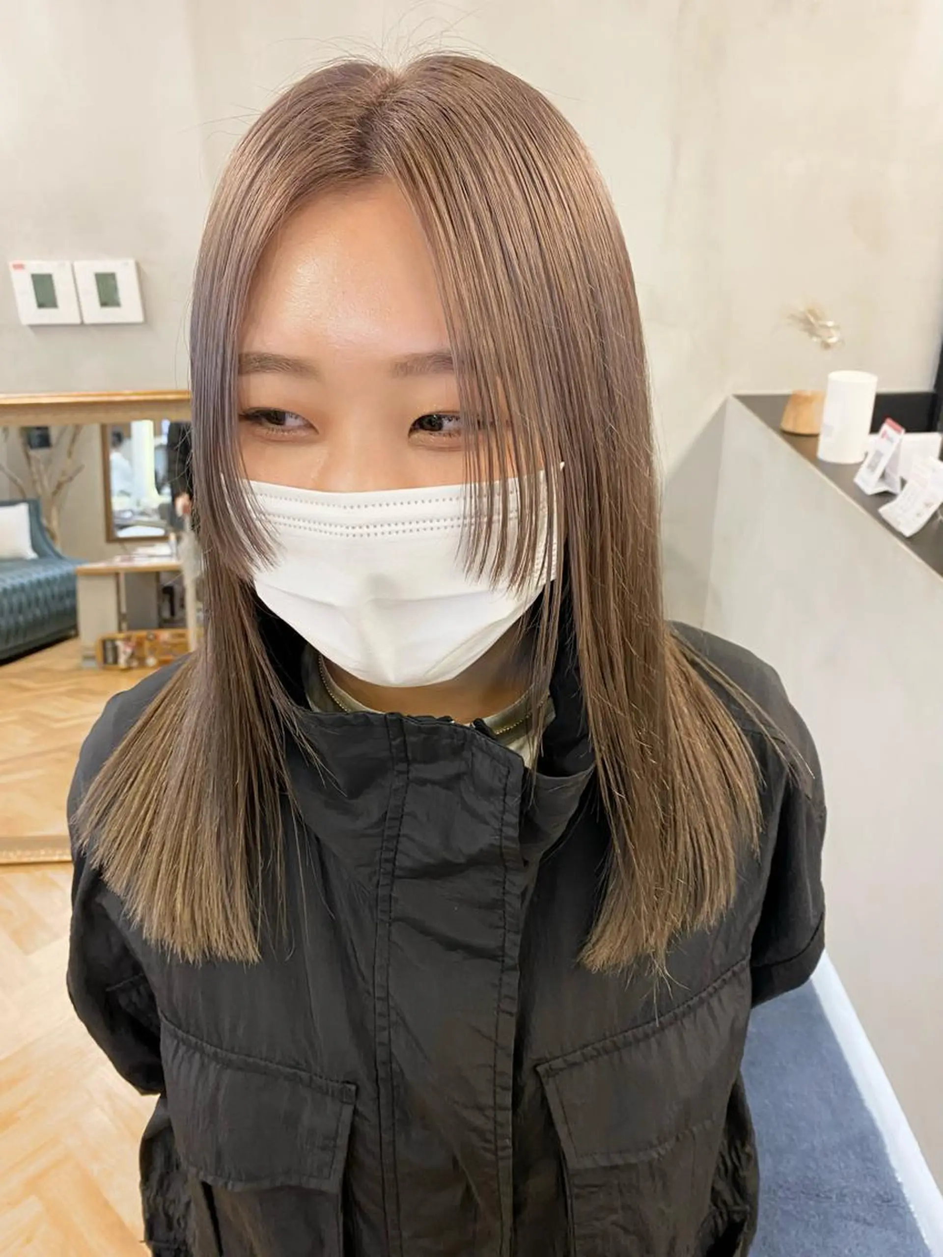 ミディアム 髪と音処　マトぺ所属・デザインカラー/ボブ ブリーチカラー/ユリのヘアスタイル