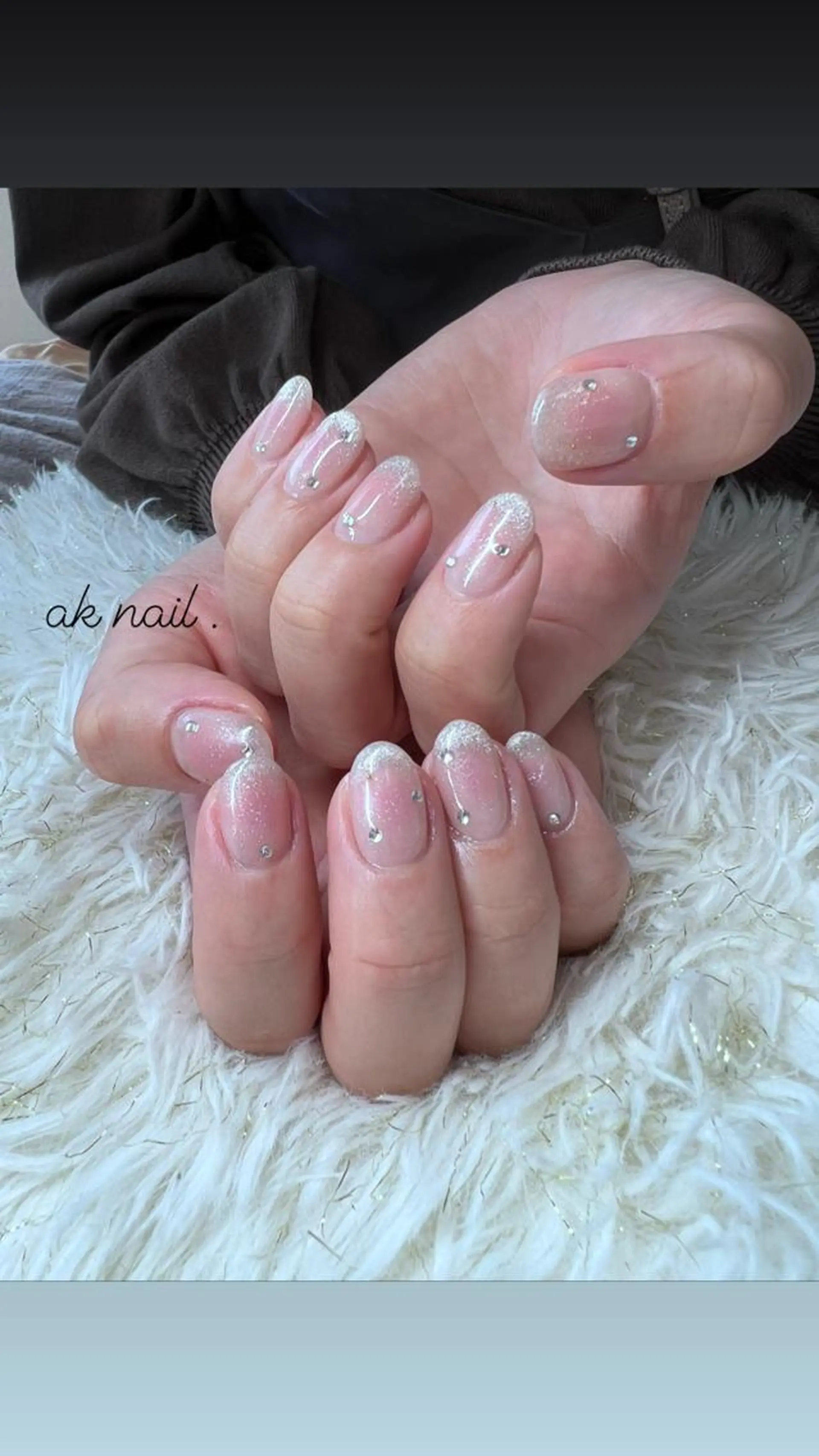 ミディアム ネイル ワンホンネイル ハンドネイル ak nail .のネイルデザイン