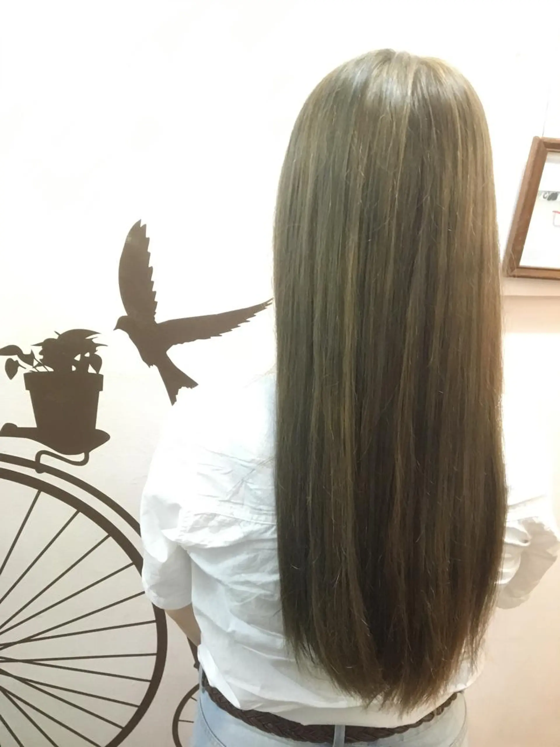 カラー 乳井 悠香のヘアスタイル