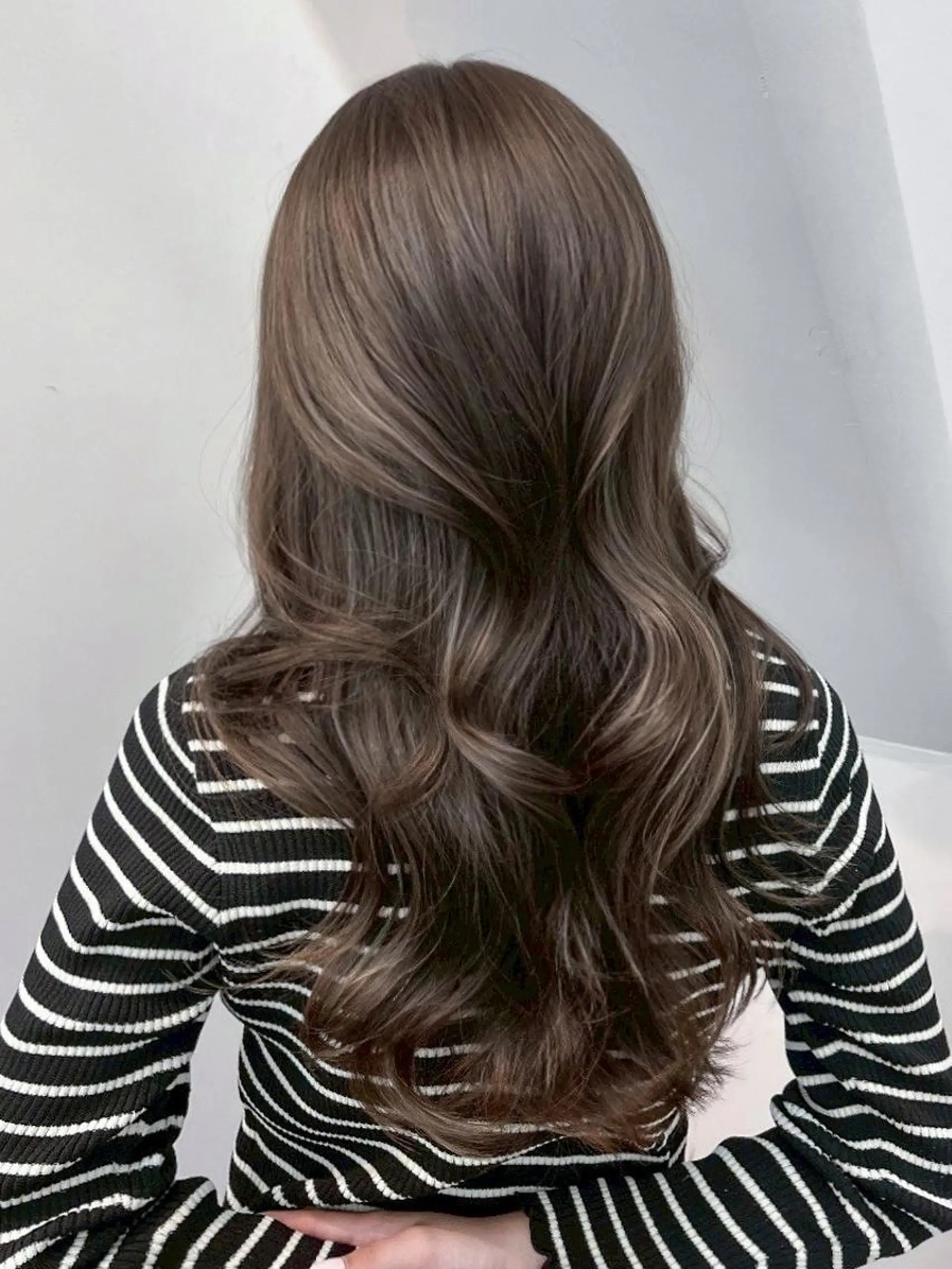 セミロング カラー アッシュ ダークアッシュ 顔まわりレイヤー 顔周りカット レイヤーカット カット ヘアカラー トリートメント ITbyALBUM 浦和店のヘアスタイル