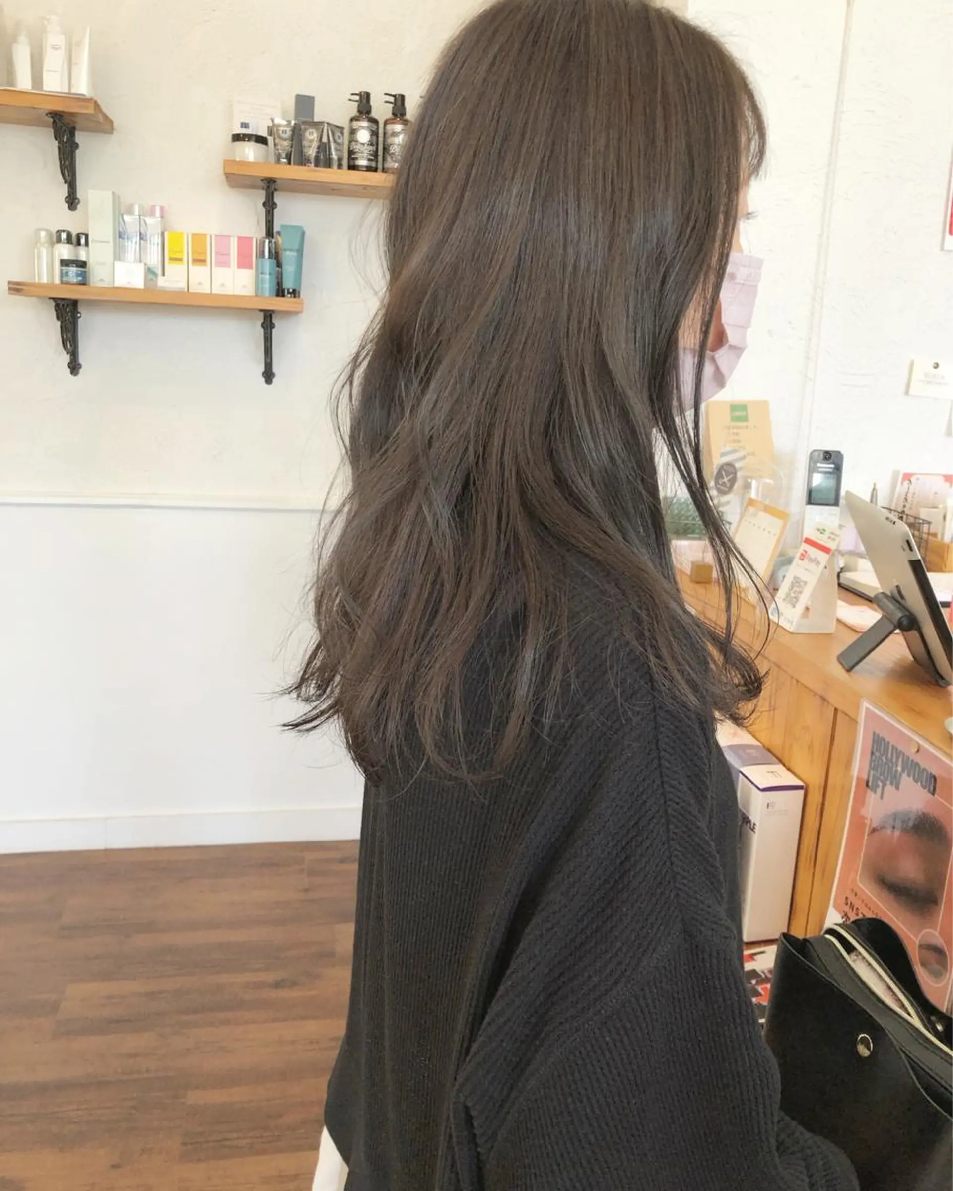 ロング カラー ダークグレー ダークグレージュ グレージュ 江原 彩華のヘアスタイル