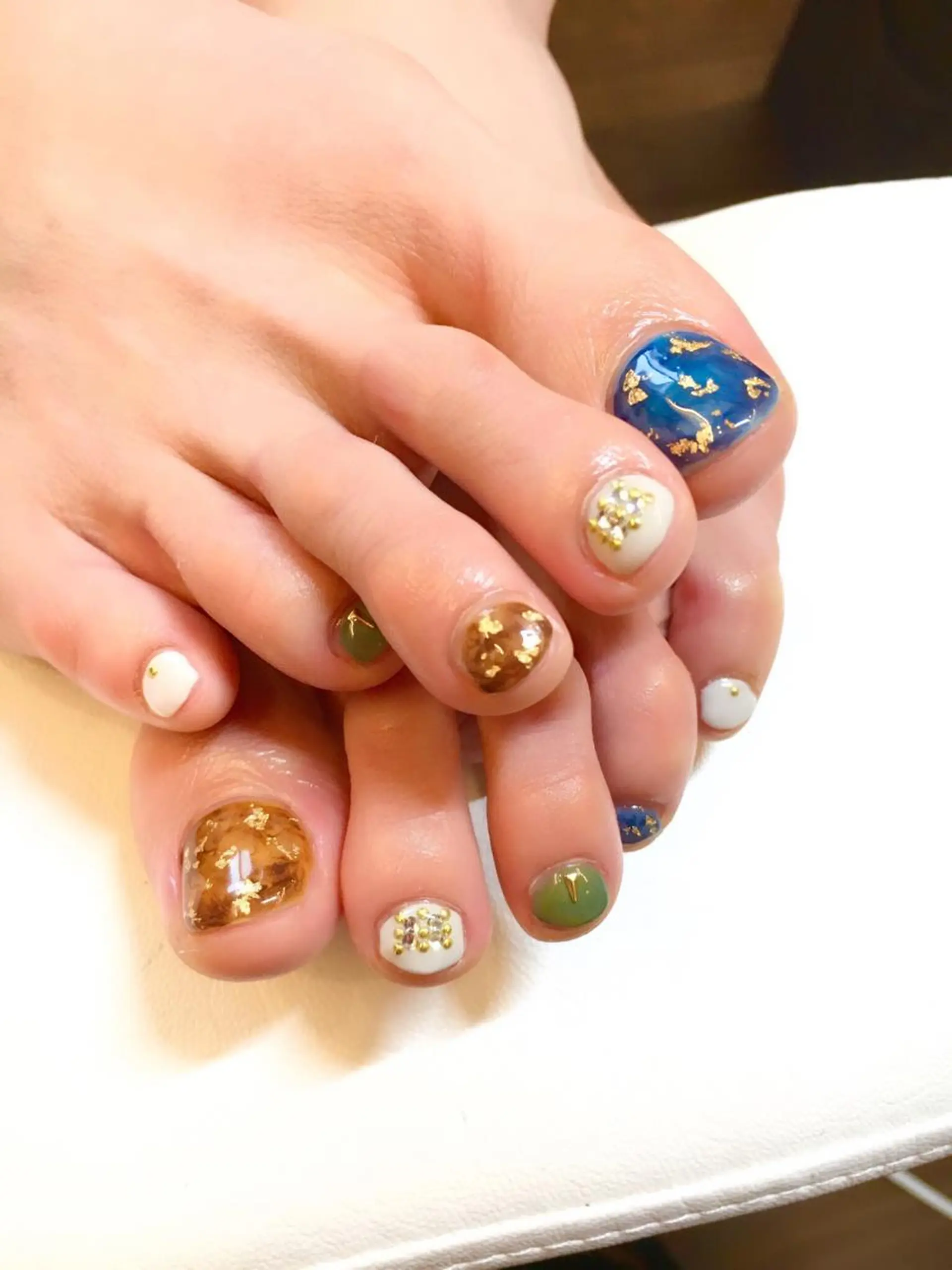 ネイル フットネイル ジェルネイル ミラーネイル パラジェル 春ネイル フットネイル clover nailのネイルデザイン