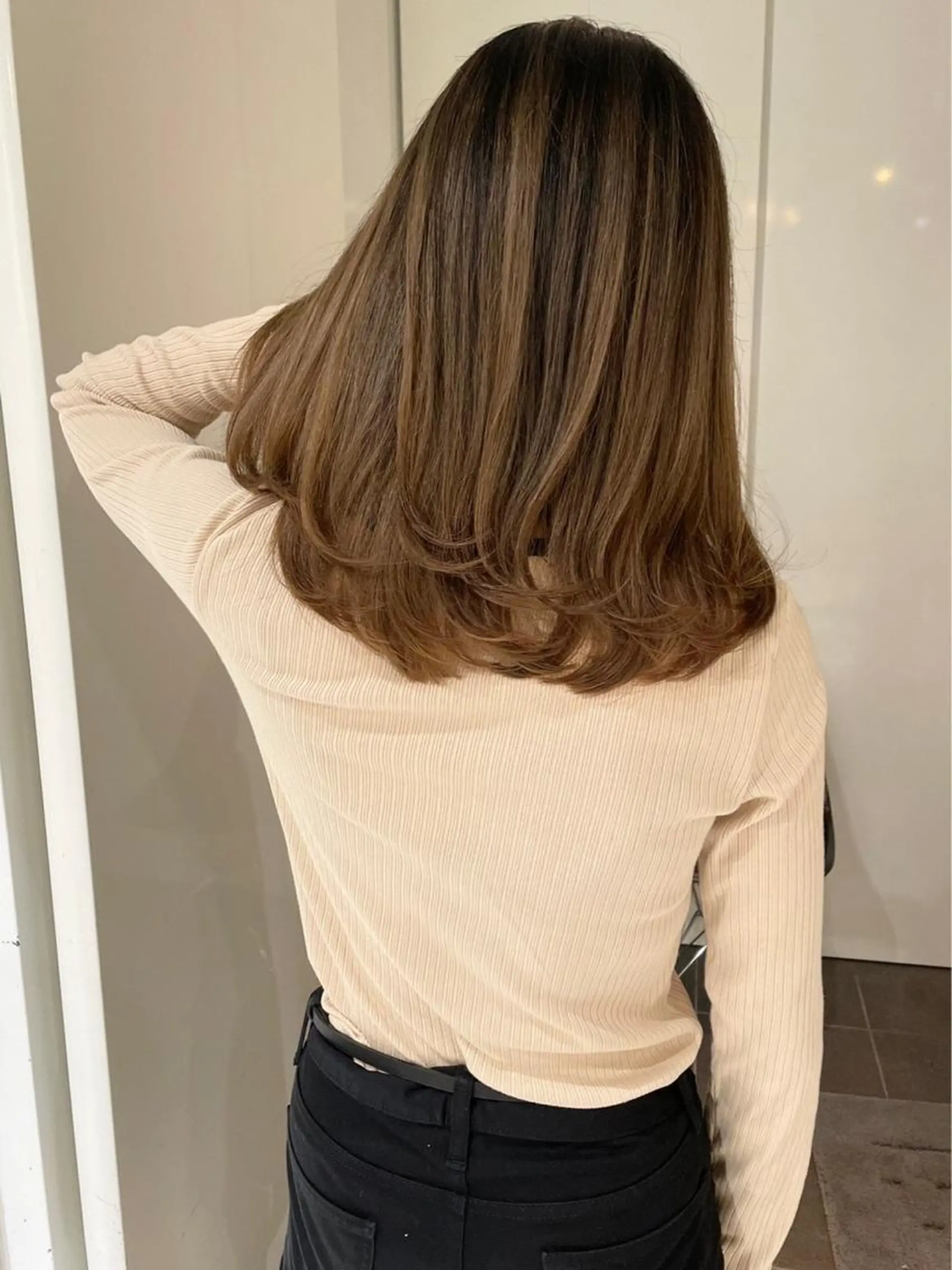 セミロング カラー ヘアアレンジ ベージュカラー 【公式】amble luxe池袋東口🩷のヘアスタイル