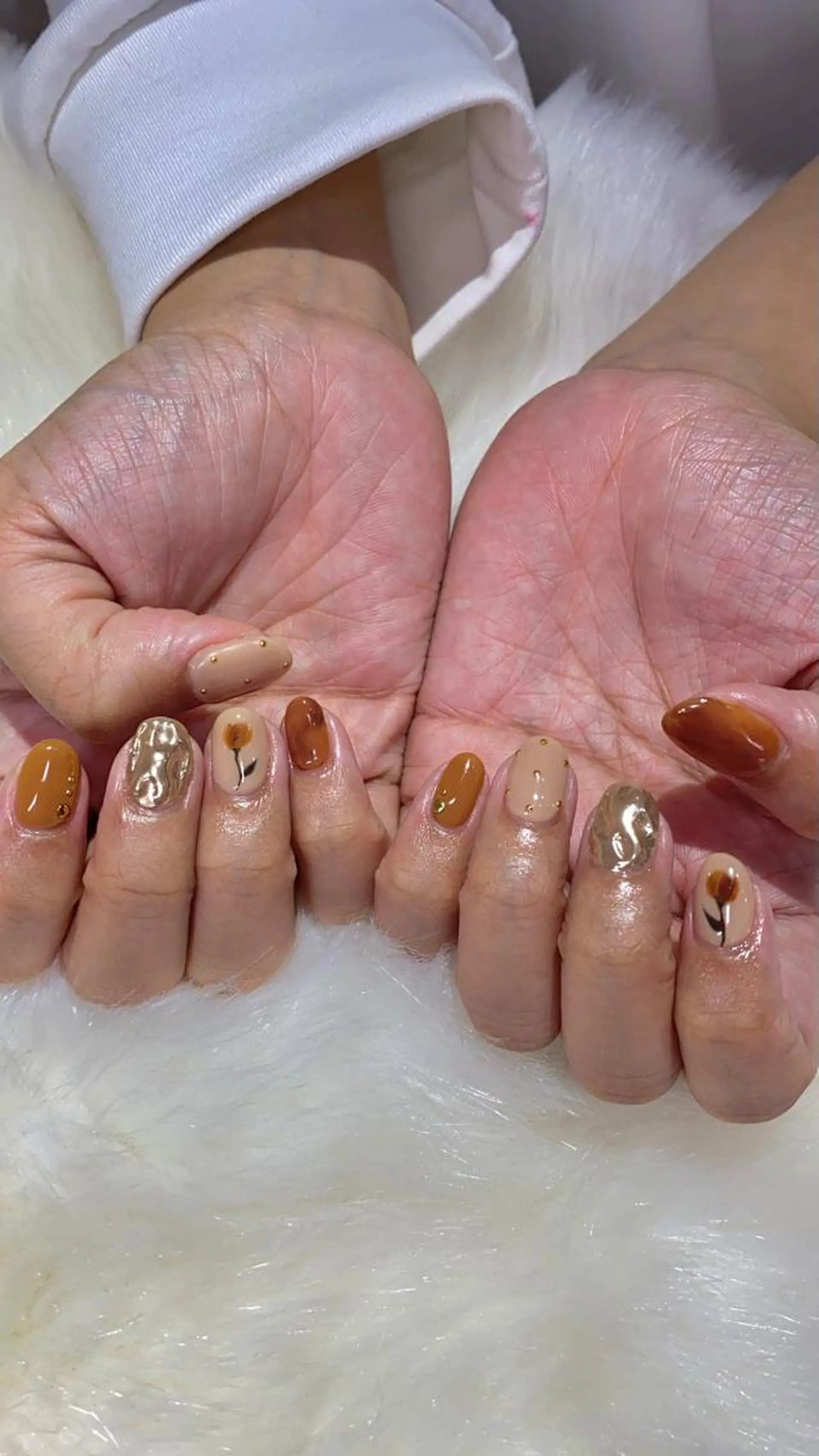 ネイル ハンドネイル Amber21.所属・Nagahama Akariのネイルデザイン