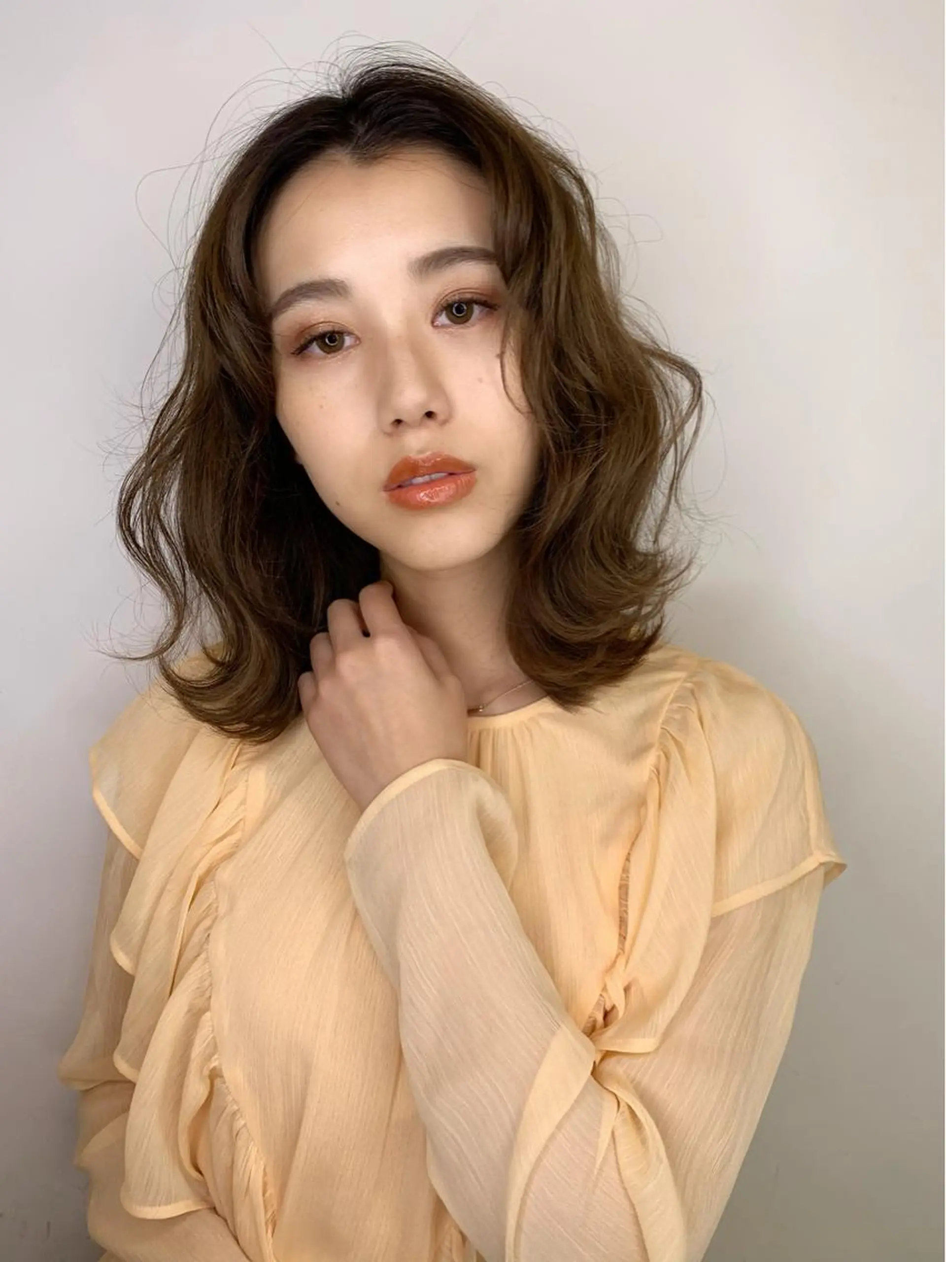 ミディアム カラー 透明感/オリーブ/ グレージュ/YUKAのヘアスタイル