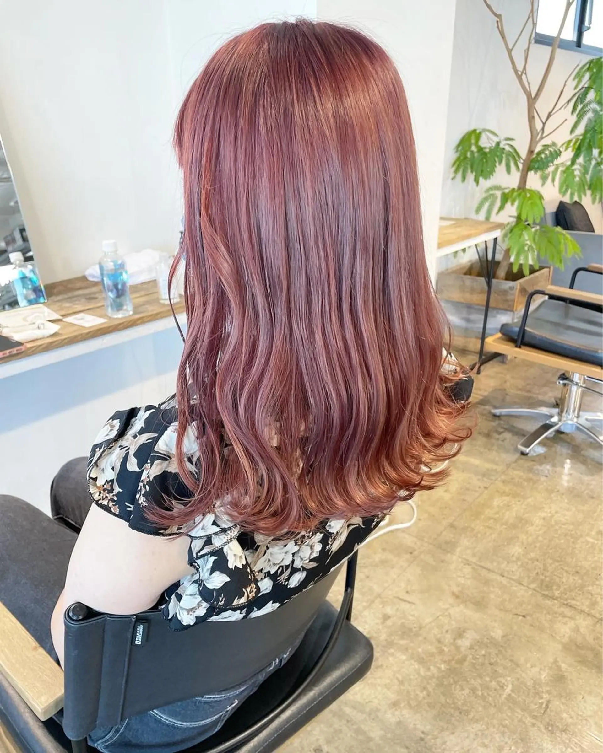 セミロング カラー ブラウンカラー ピンクカラー ピンクブラウン ハイトーン/レイヤー /ケアブリーチ石川治のヘアスタイル