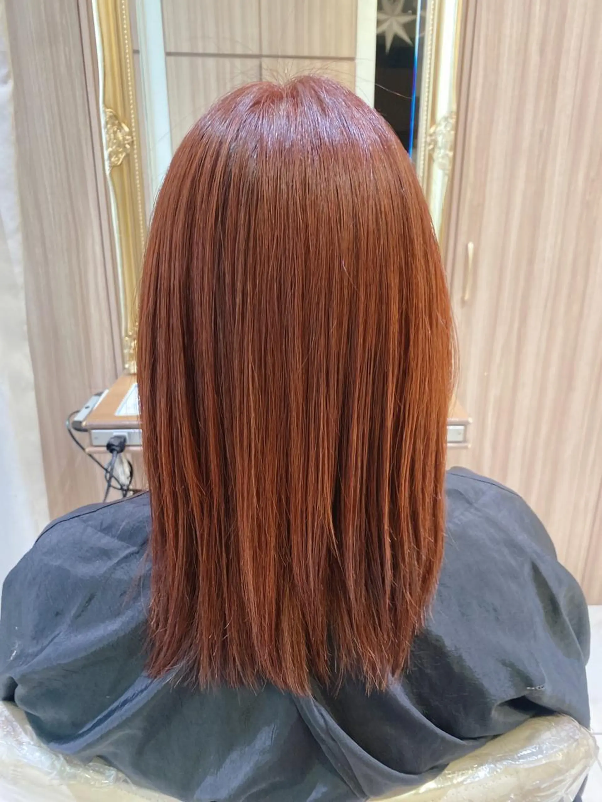 セミロング カラー 古川 琴美のヘアスタイル