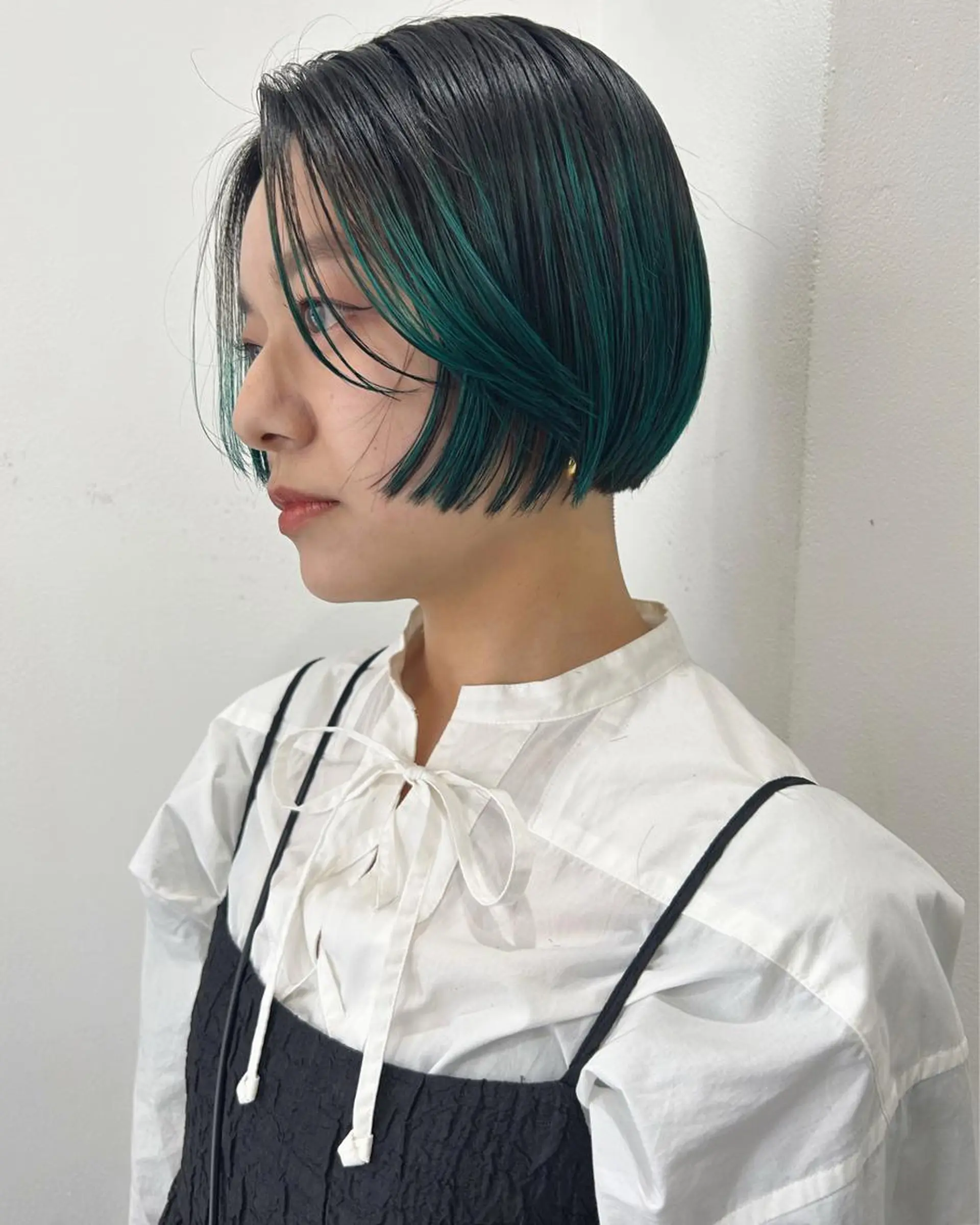 ショート カラー ブリーチ ボブ カット ヘアカラー トリートメント Loom.所属・村上雅人 ナチュラルモードのヘアスタイル