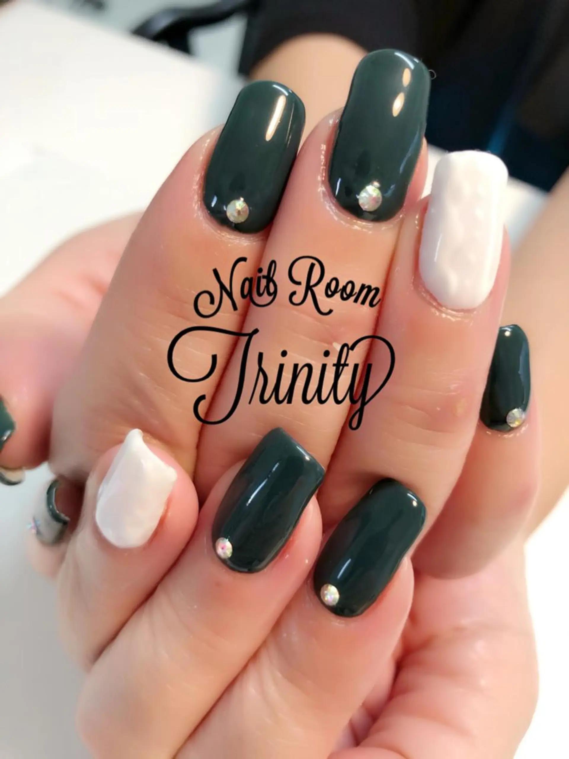 ネイル Trinity ネイリストスタッフのネイルデザイン