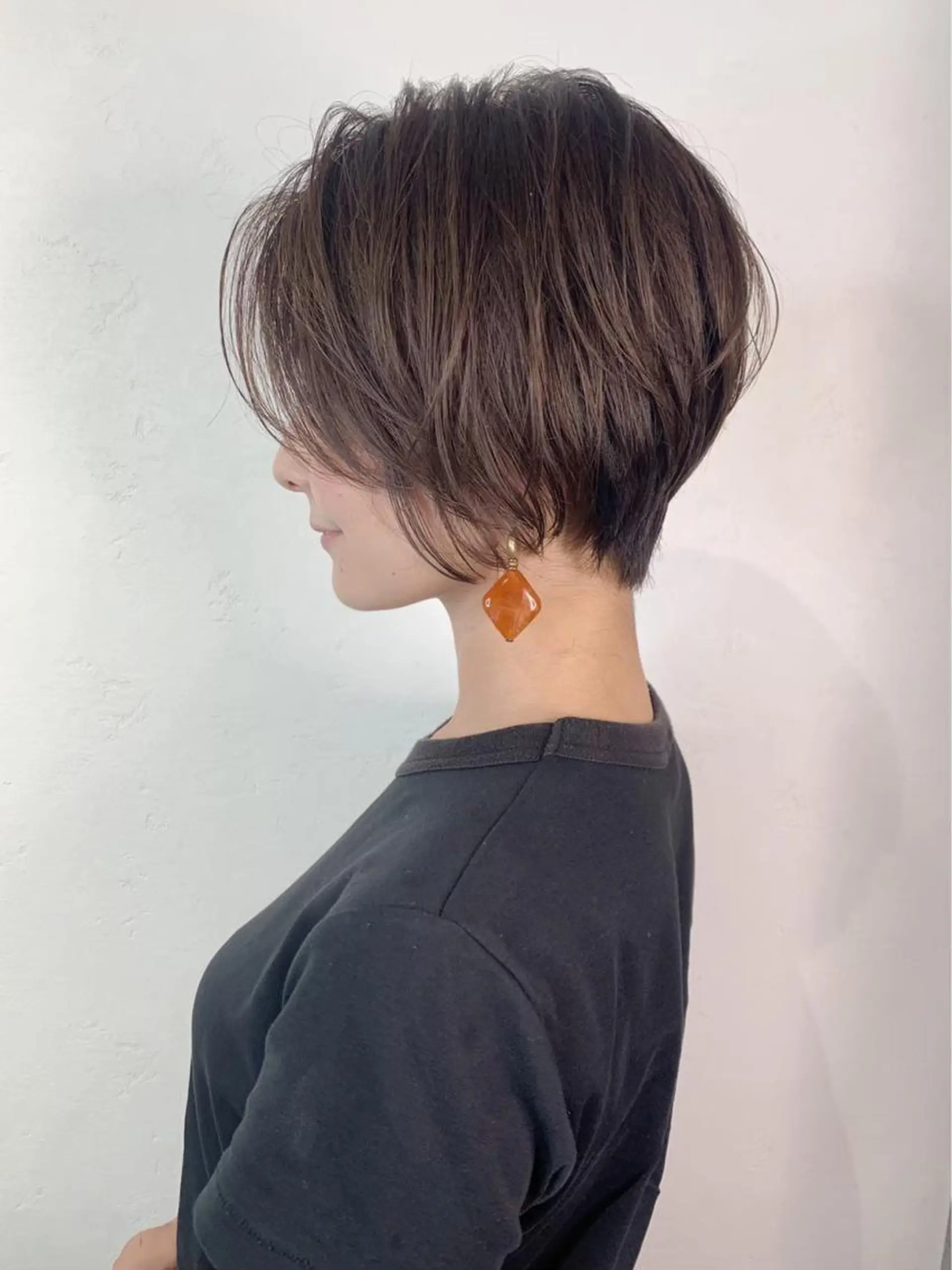 ショート アンダーバーホワイト 堺東店のヘアスタイル