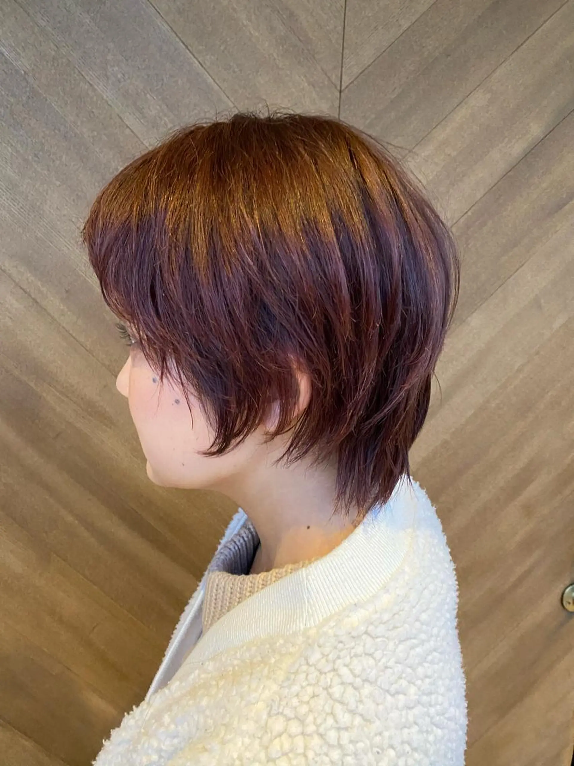 ショート カラー ウルフカット DEE okazakiのヘアスタイル