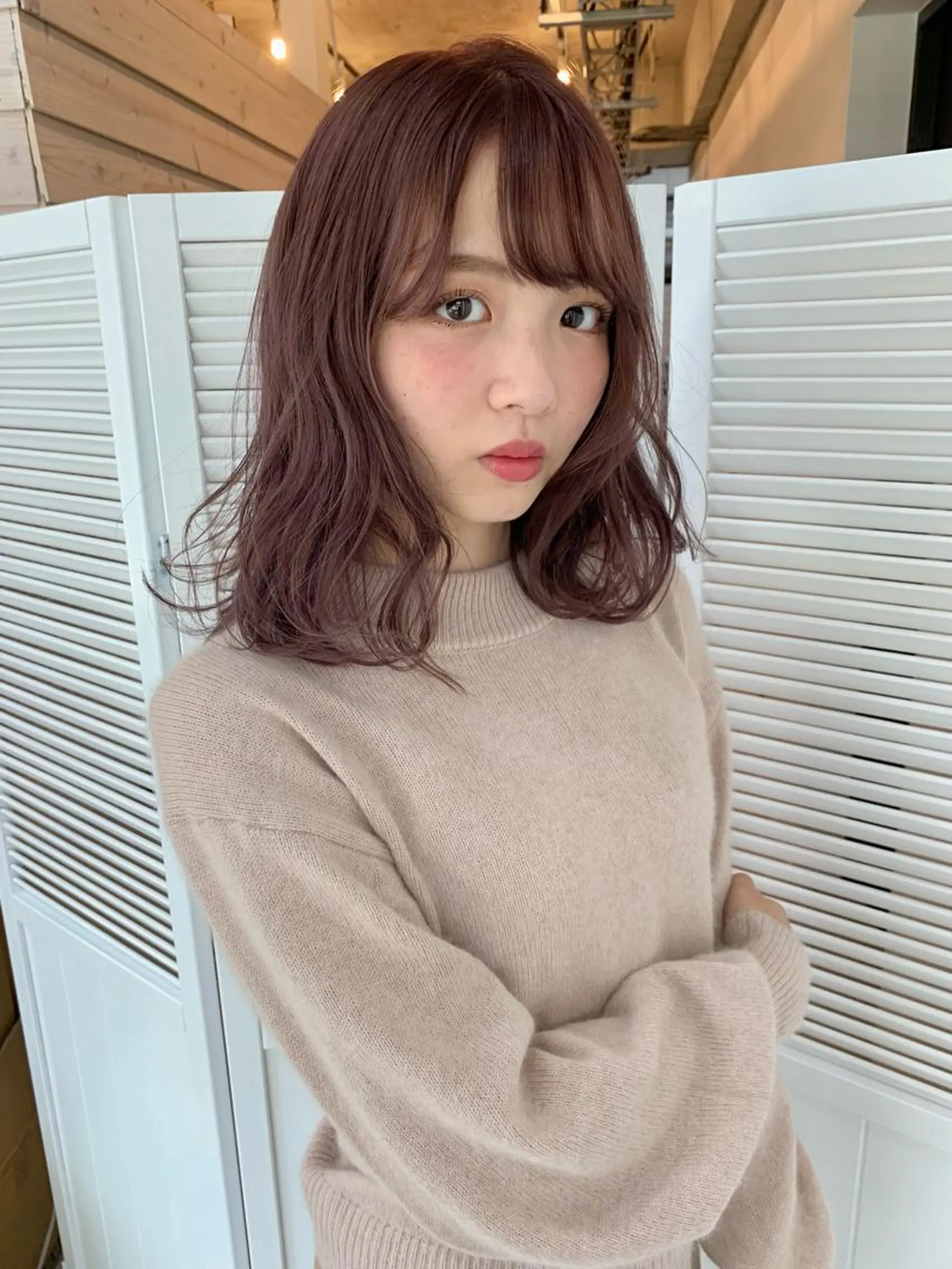 セミロング KAORU オリーブカラーのヘアスタイル