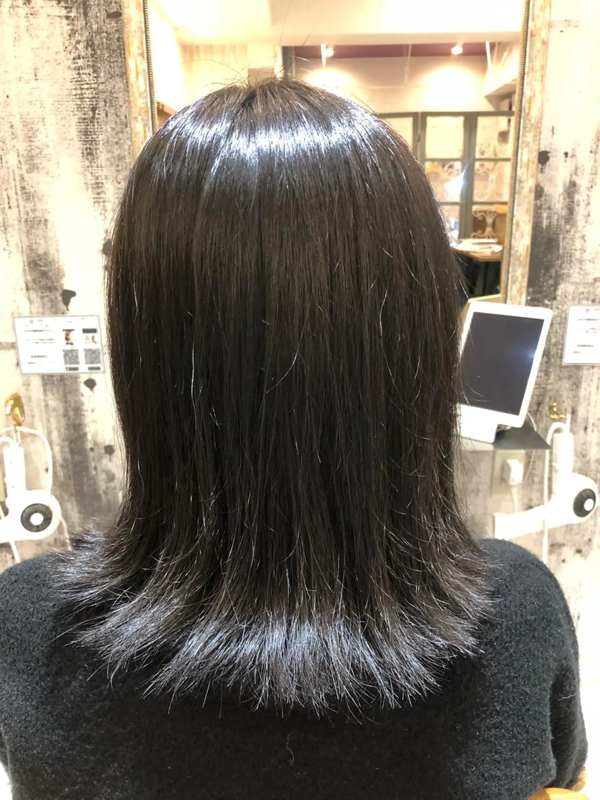 ミディアム カラー 【デザイナー】田中 美生のヘアスタイル