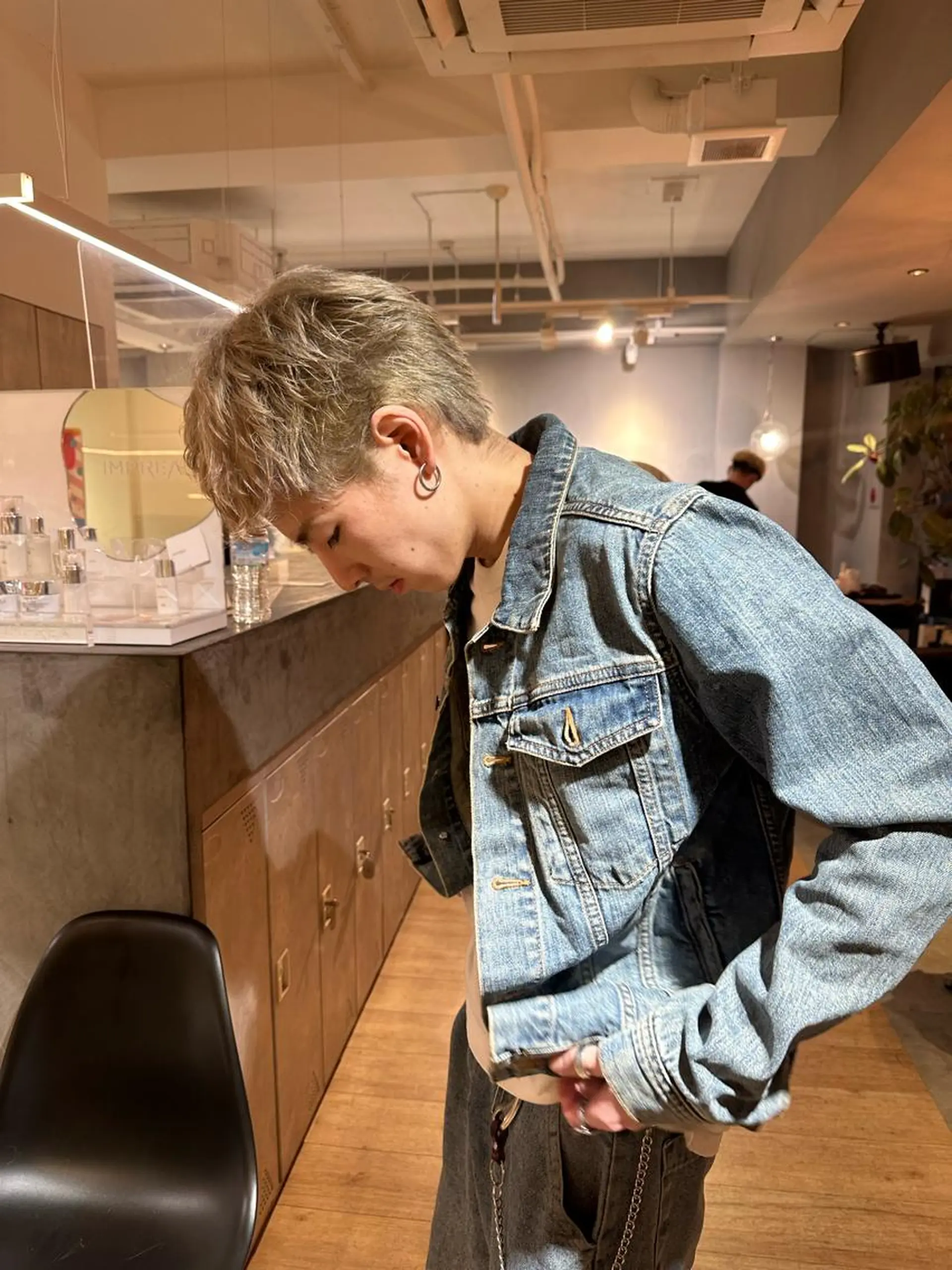 ショート メンズ ヘアカラー 美髪・シールエクステ ホソタニリョウコのヘアスタイル