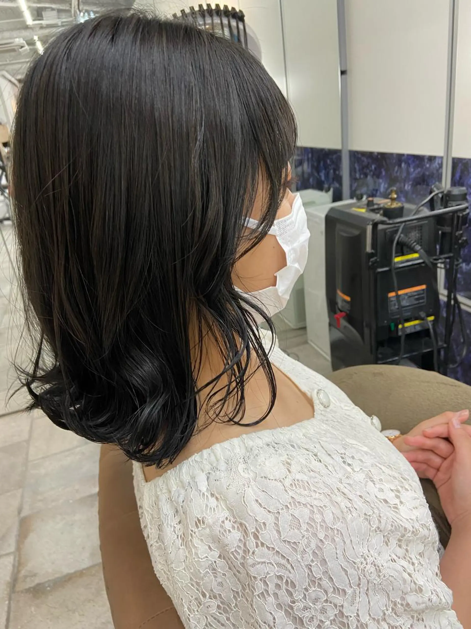 ミディアム カラー 黒髪 ブルーカラー ブルーブラック atelierJD所属・. mioのヘアスタイル