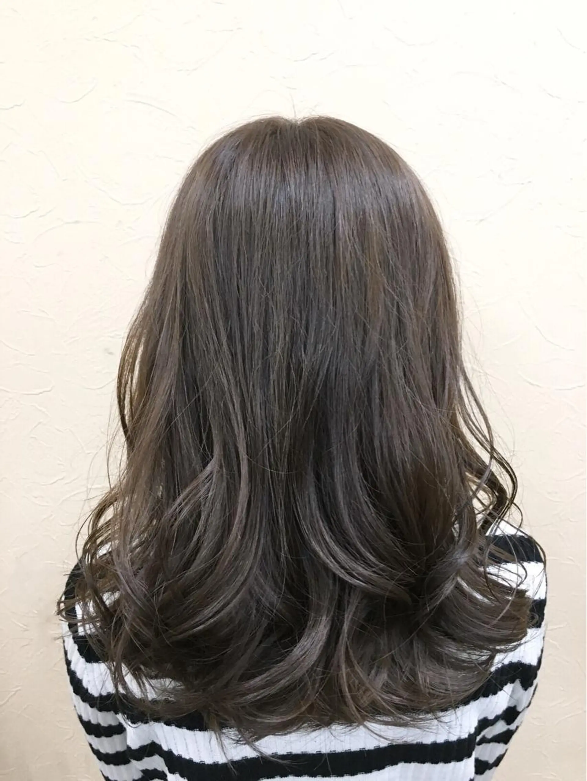 ミディアム カラー アッシュ アッシュグレー アッシュグレージュ グレージュ 4-rest garden （フォーレストガーデン）所属・金井 直樹のヘアスタイル