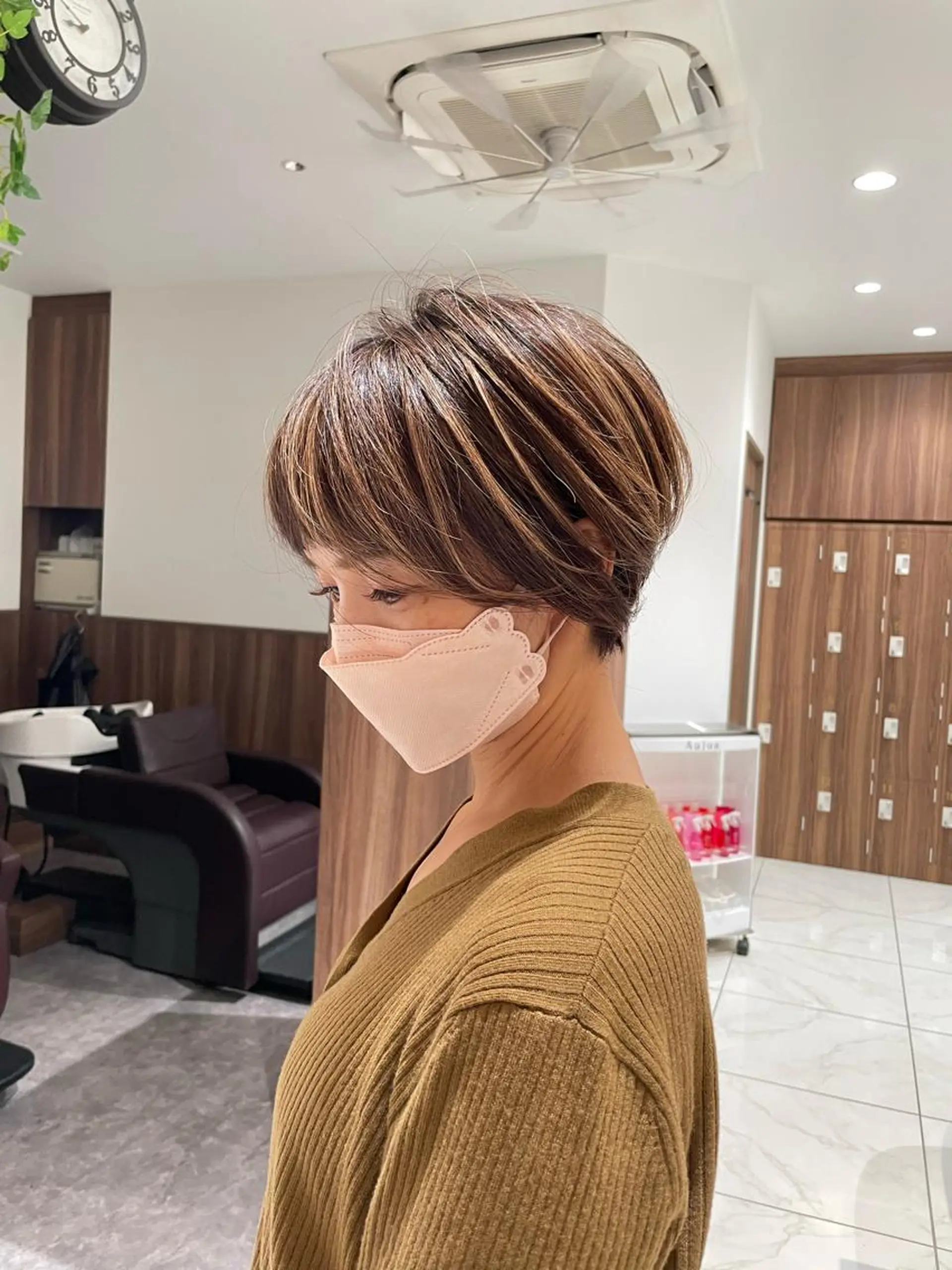 ショート カラー ヘアアレンジ ベージュカラー ハイライトカラー ハイライト ショートヘア カット ヘアカラー 🇰🇷韓国ヘア★ 副店長.쿠리타⭐︎のヘアスタイル