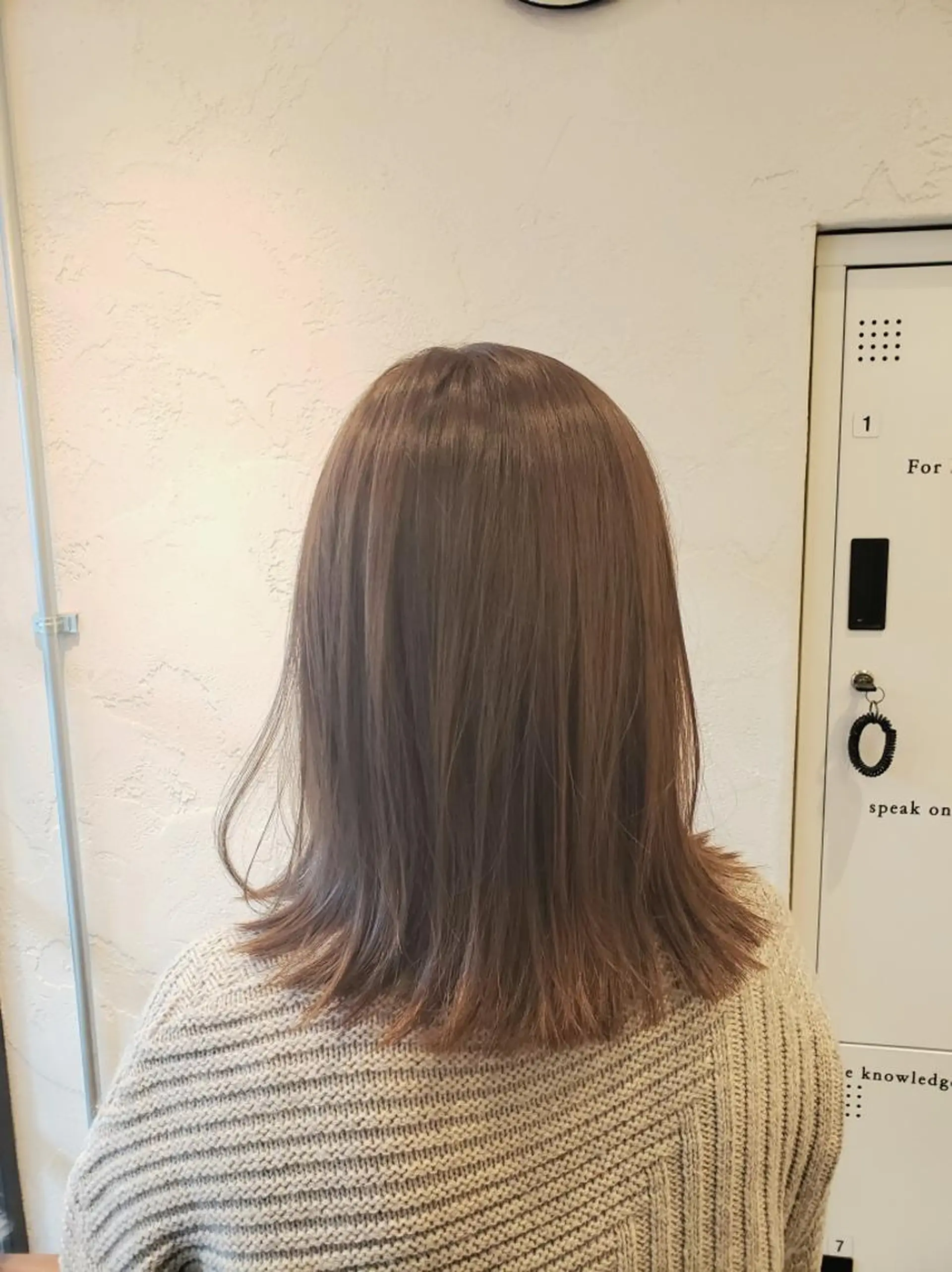 ミディアム カラー カット ヘアカラー トリートメント 薄葉 美菜子のヘアスタイル