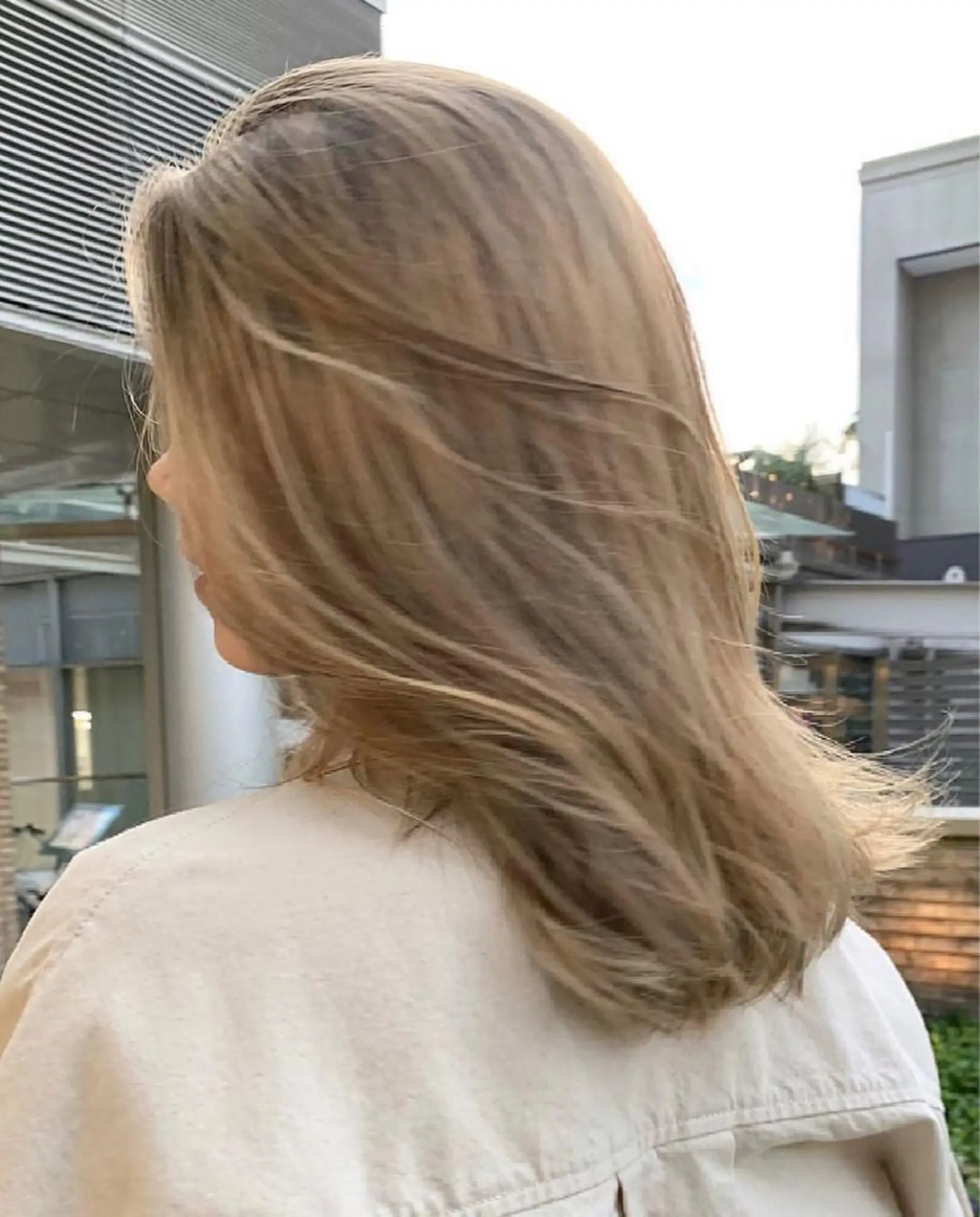ミディアム カラー 森田 三琴のヘアスタイル