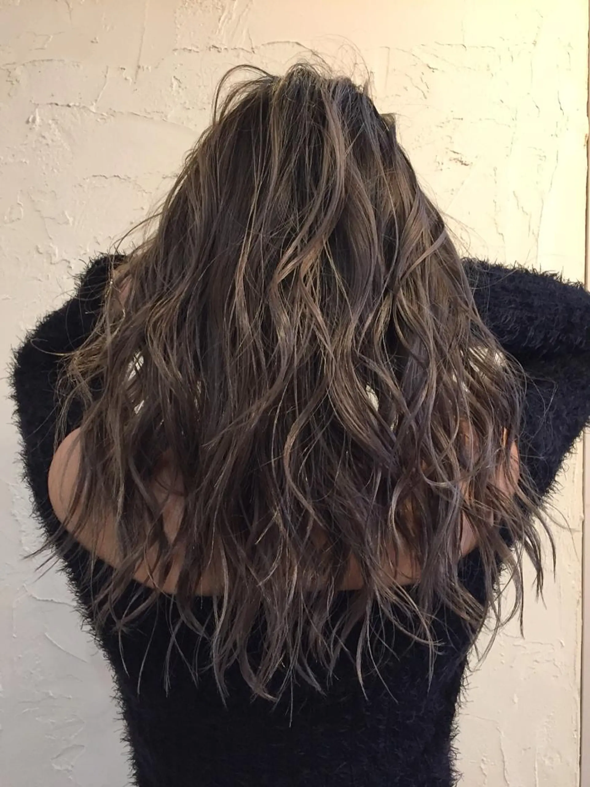 セミロング カラー バレイヤージュ ブリーチ レイヤーカット カット ヘアカラー 韓国レイヤー外国人風 透明感カラー髪質改善のヘアスタイル