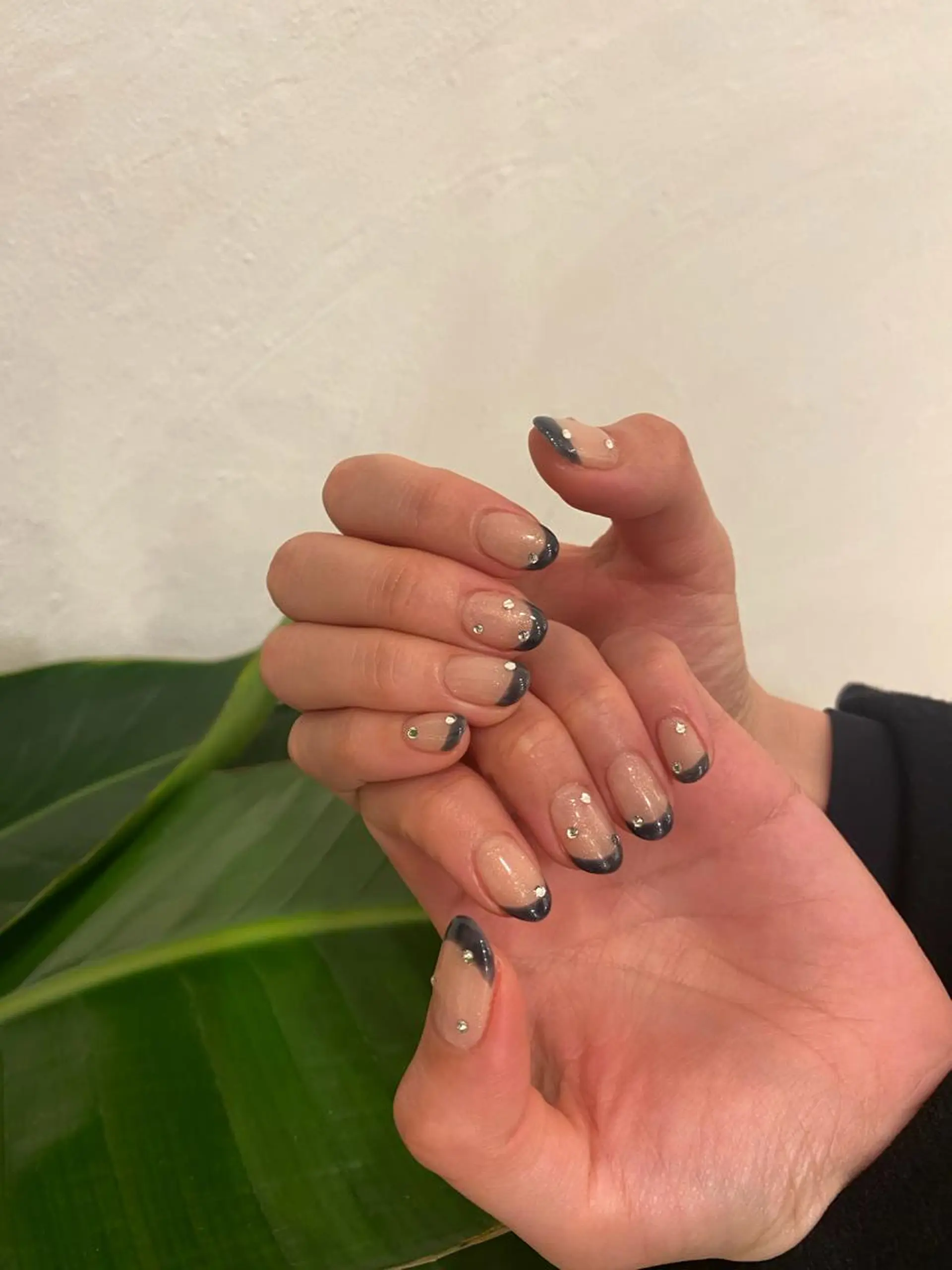 ネイル フレンチネイル ネイル&アイ　QUEEN&CRIMSON所属・眉WAX/ピーリング ホワイトニングの眉毛・アイブロウイメージ