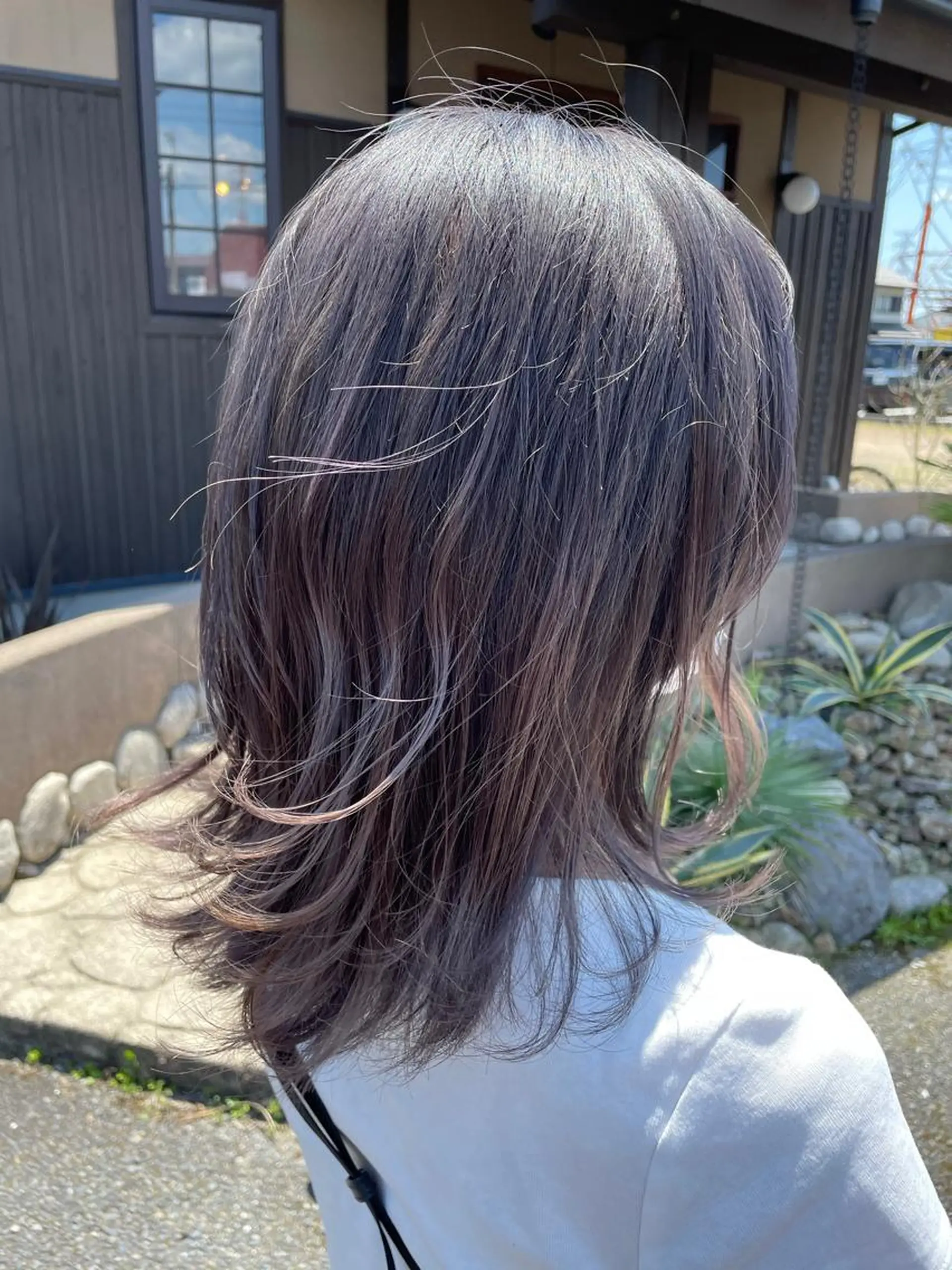 ミディアム カラー ブリーチ パープルカラー シルバー e-style 川部店所属・高山りな🌼 (メンズも可能です)のヘアスタイル