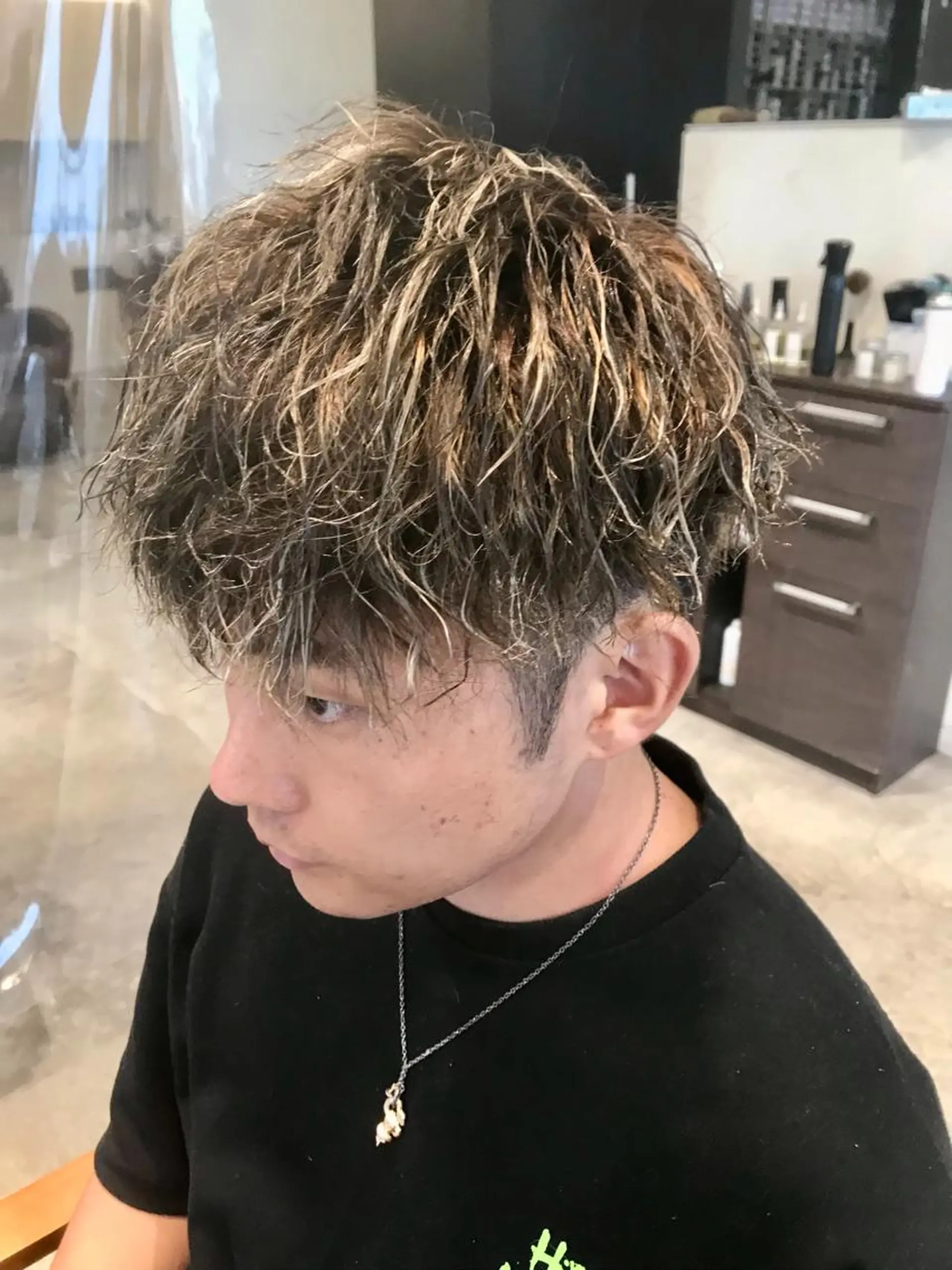 カラー パーマ メンズ メンズメッシュ メッシュ hair make addict (ヘアーメイク アディクト)所属・addict⭐️ 江川　颯也💎のヘアスタイル