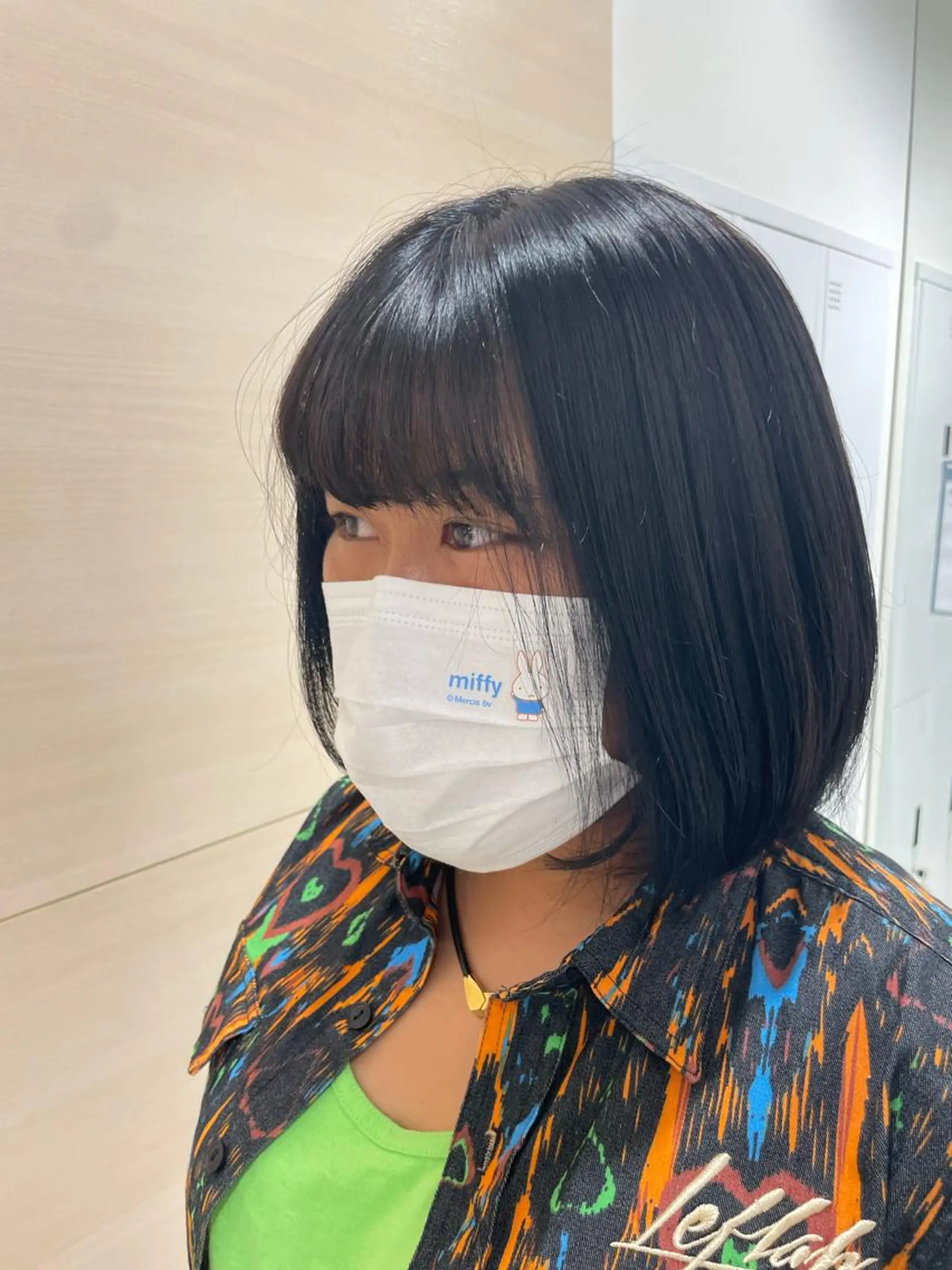 ミディアム カラー 黒髪 ブルーカラー ブルーブラック ヘアカラー トリートメント クロスパーマ/うる艶 カラー/Kurumiのヘアスタイル