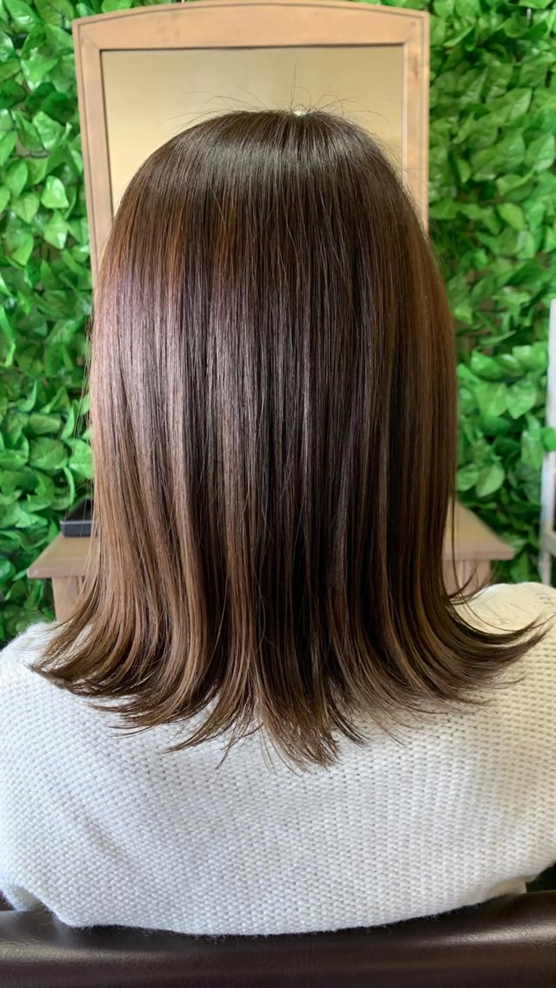 ミディアム リリー岸和田所属・西村 LaniRuhrのヘアスタイル