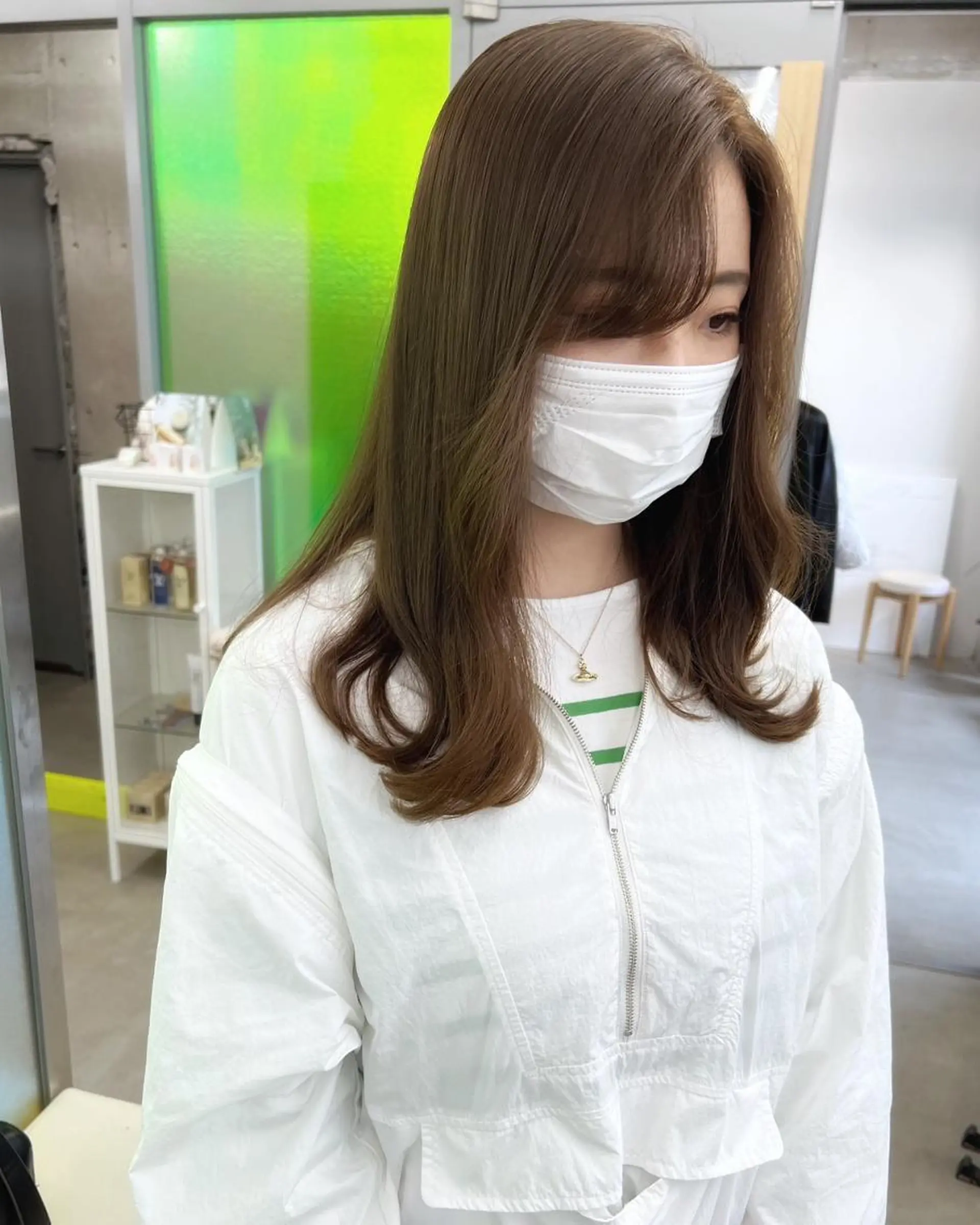 ミディアム カラー パーマ ヘアアレンジ ミディアムパーマ アディクシーカラー ベージュカラー ブリーチ ケアカラー カット トリートメント ヘッドスパ ヘアケア特化型サロン newi 梅田のヘアスタイル