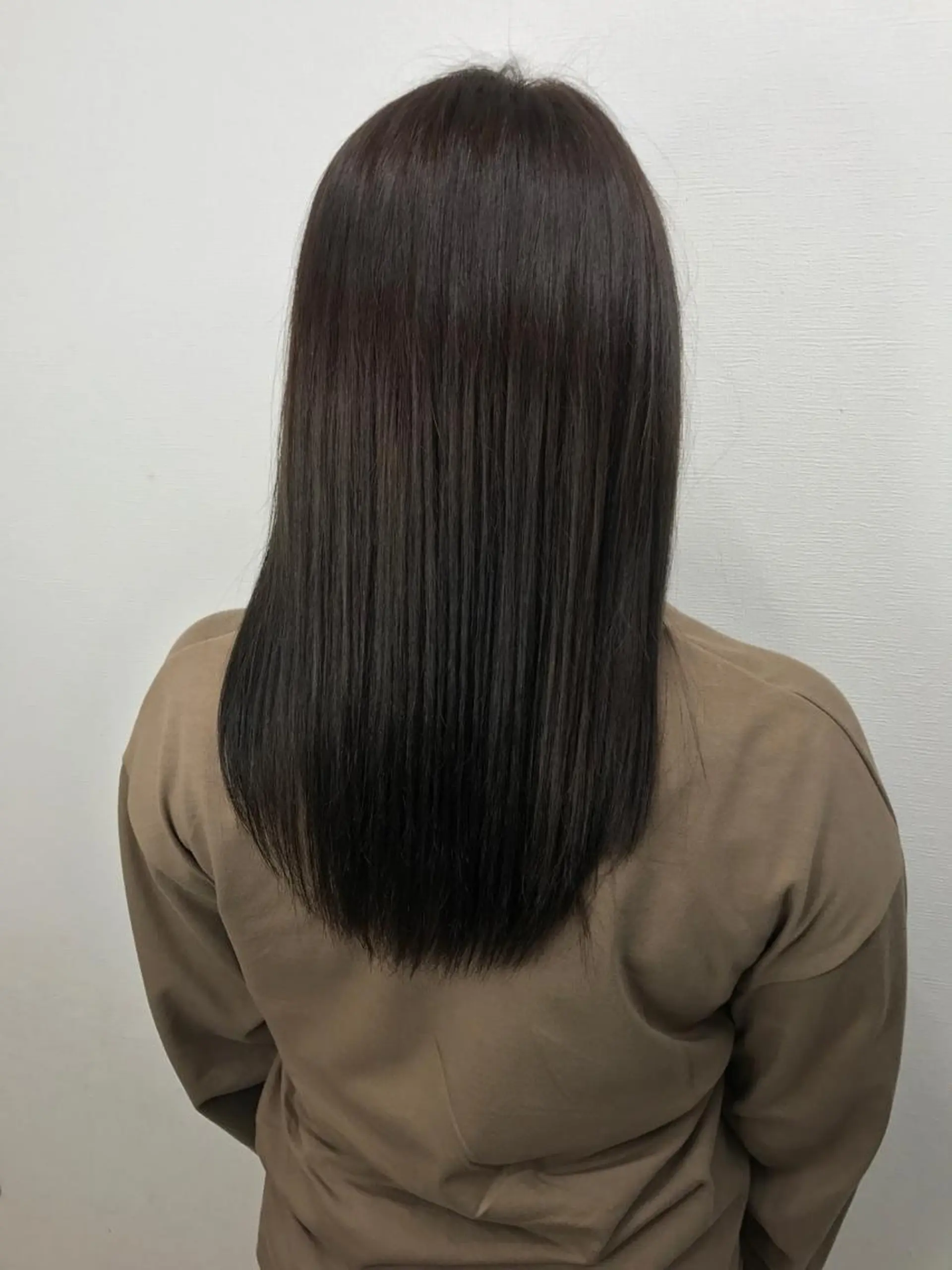 ミディアム カラー 髪質改善 トリートメント 白髪ぼかし、剥がし 富田隼仁のヘアスタイル