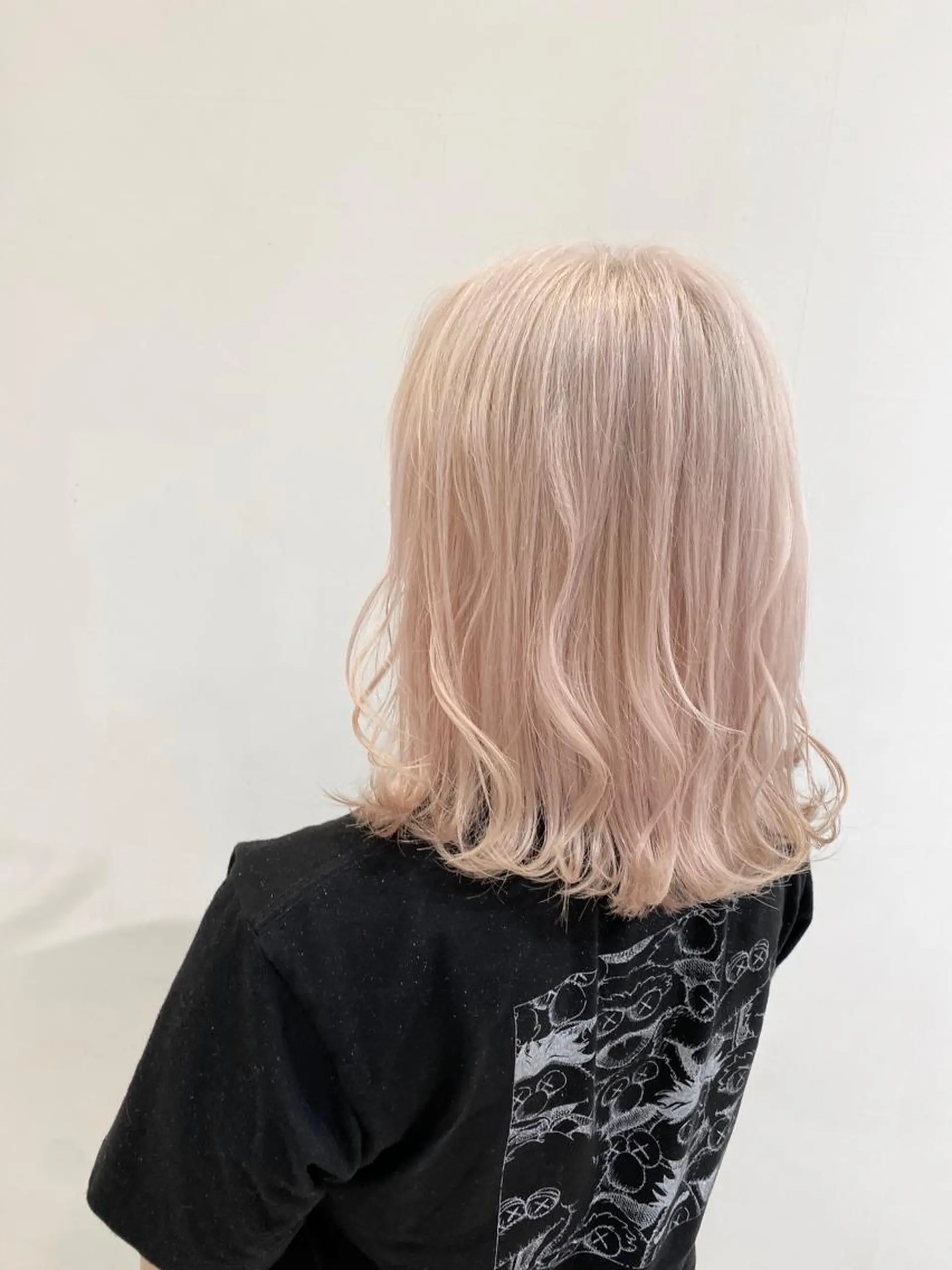 ミディアム カラー カット ヘアカラー トリートメント 美髪改善・エクステ・ ストレート/カンジのヘアスタイル