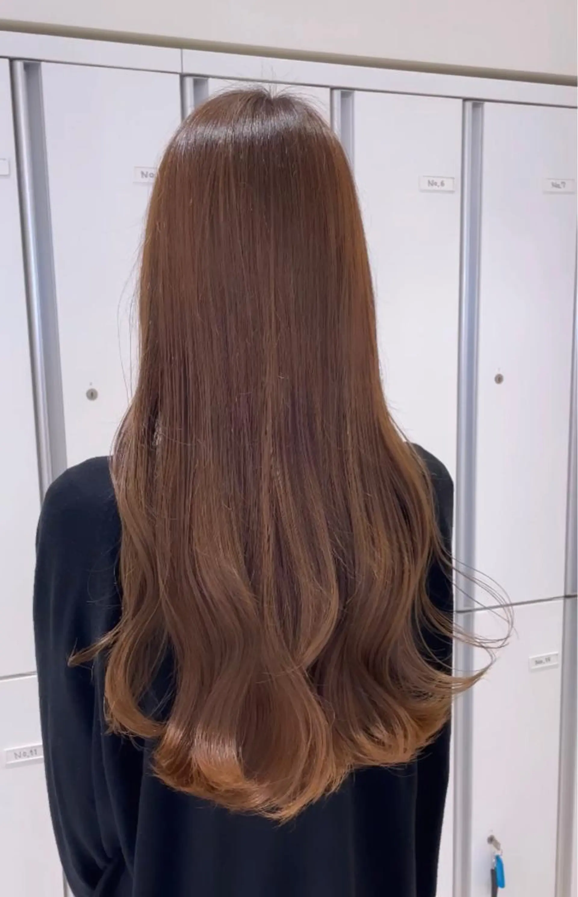 ロング 赤み消し艶カラー・ 透明感カラー×美髪のヘアスタイル