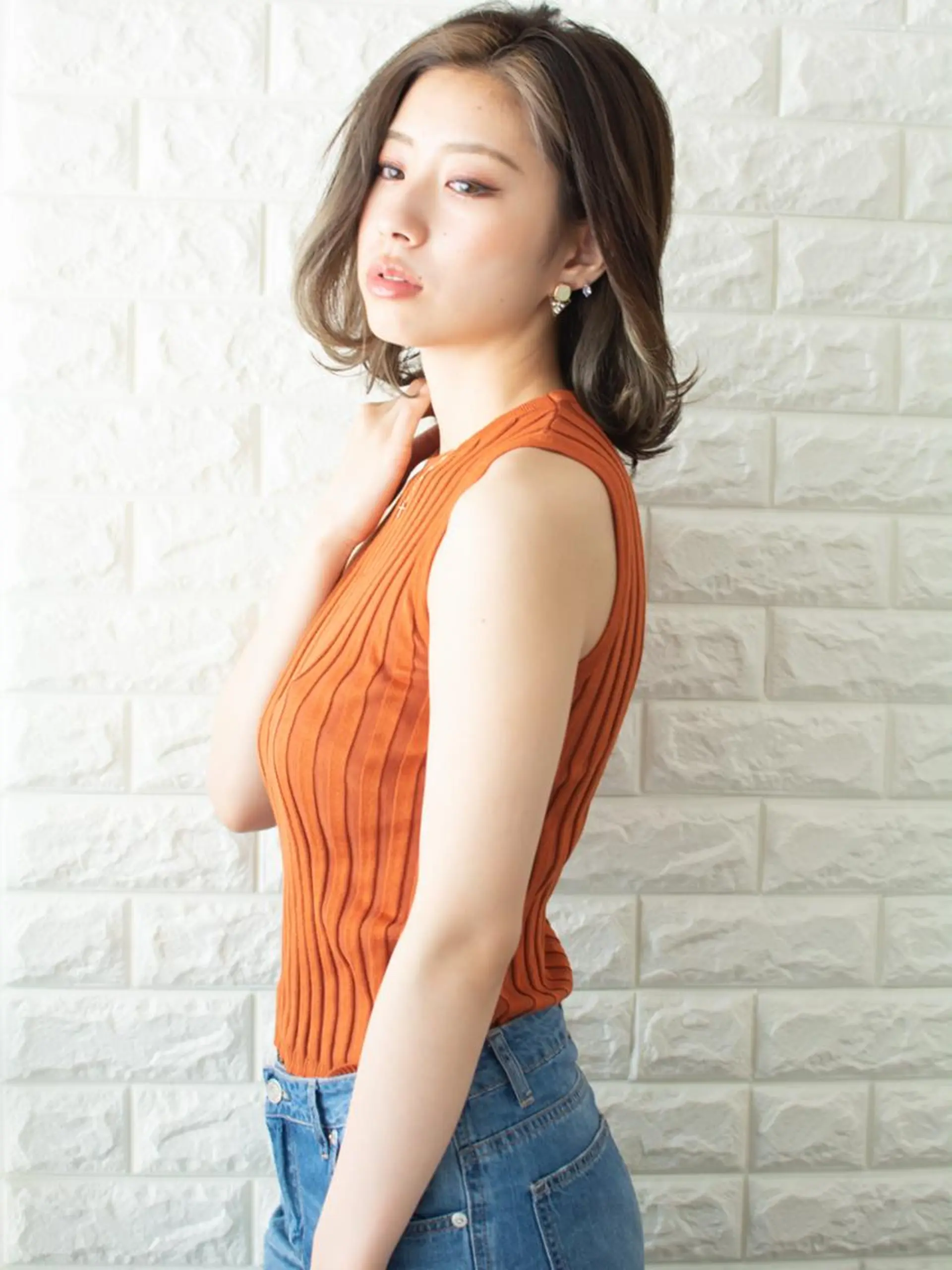 ミディアム アッシュ ボブ 外国人風カラー かきあげバング 外ハネヘア 撮影モデル 斉藤 正敏のその他イメージ