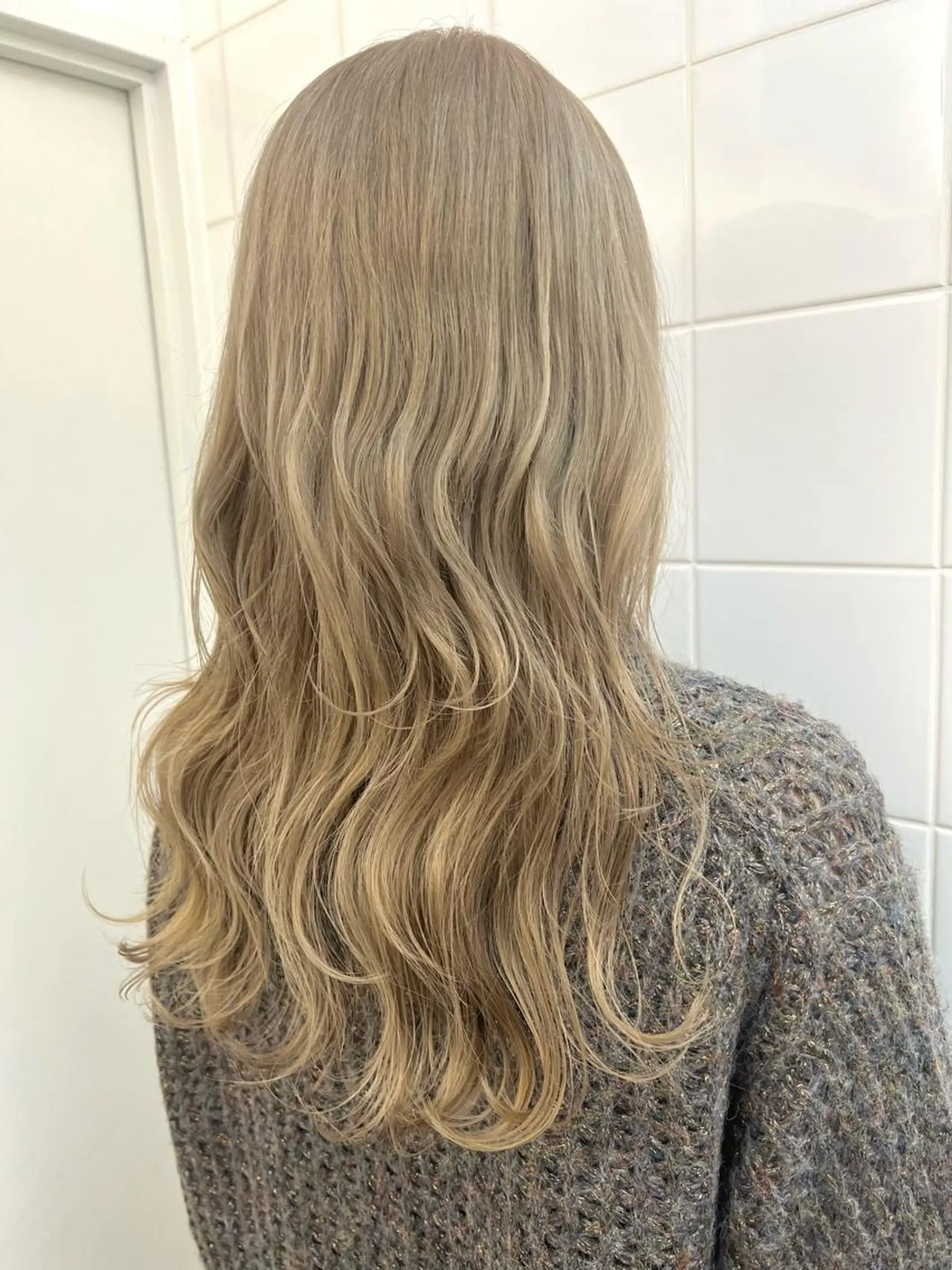 ロング カラー ヘアアレンジ 🧨ブリーチー×ボブ レイヤー💎じゅえるのヘアスタイル