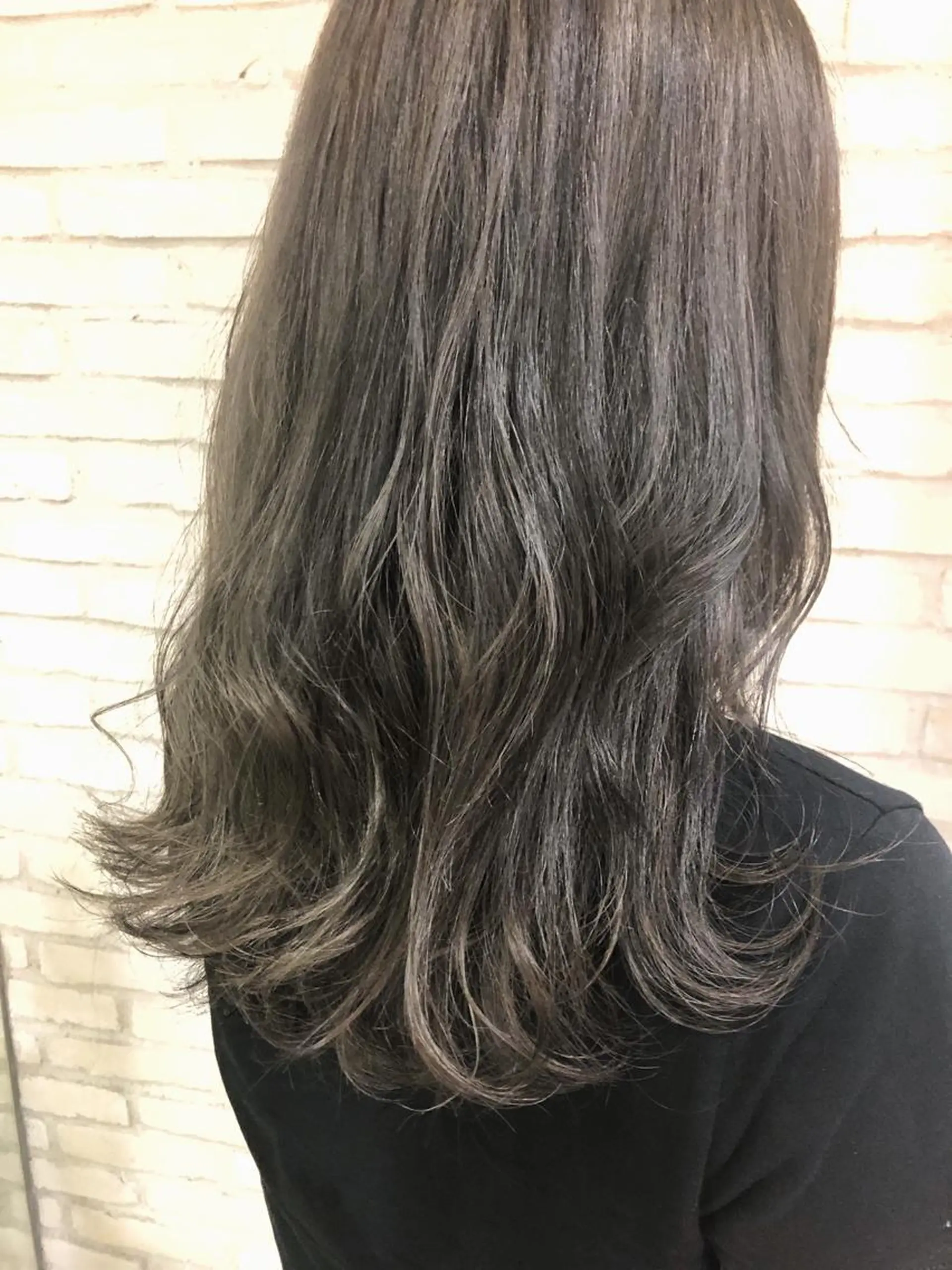 セミロング カラー 透明感カラー グレージュ ハイライトカラー ハイライト oggi +KENJE所属・大平 美沙のヘアスタイル