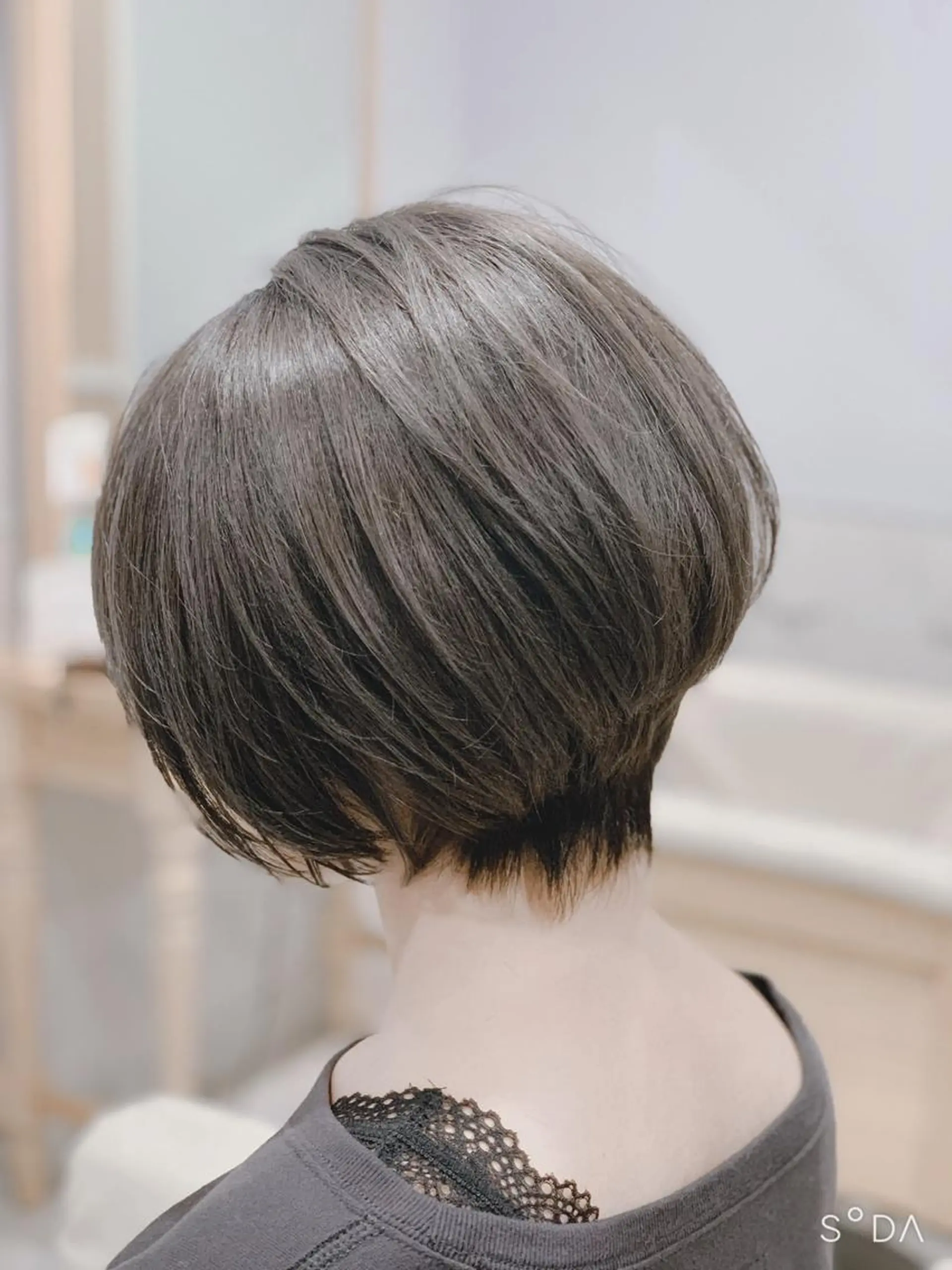 ショート カラー 馬場智哉 白髪ぼかしハイライトのヘアスタイル