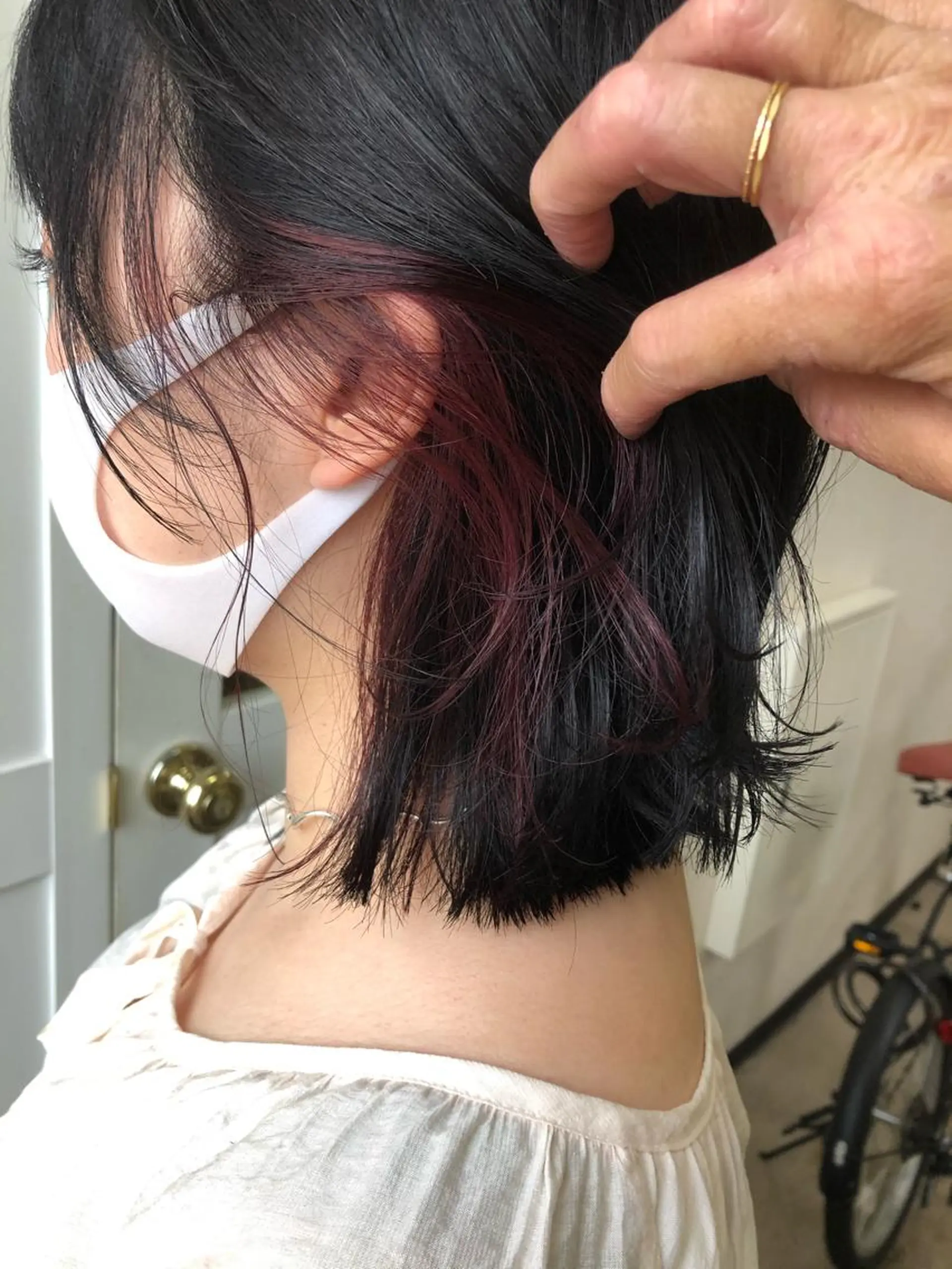 ミディアム カラー カシス ピンクカラー 小木曽智美 /ボブ/ショートのヘアスタイル