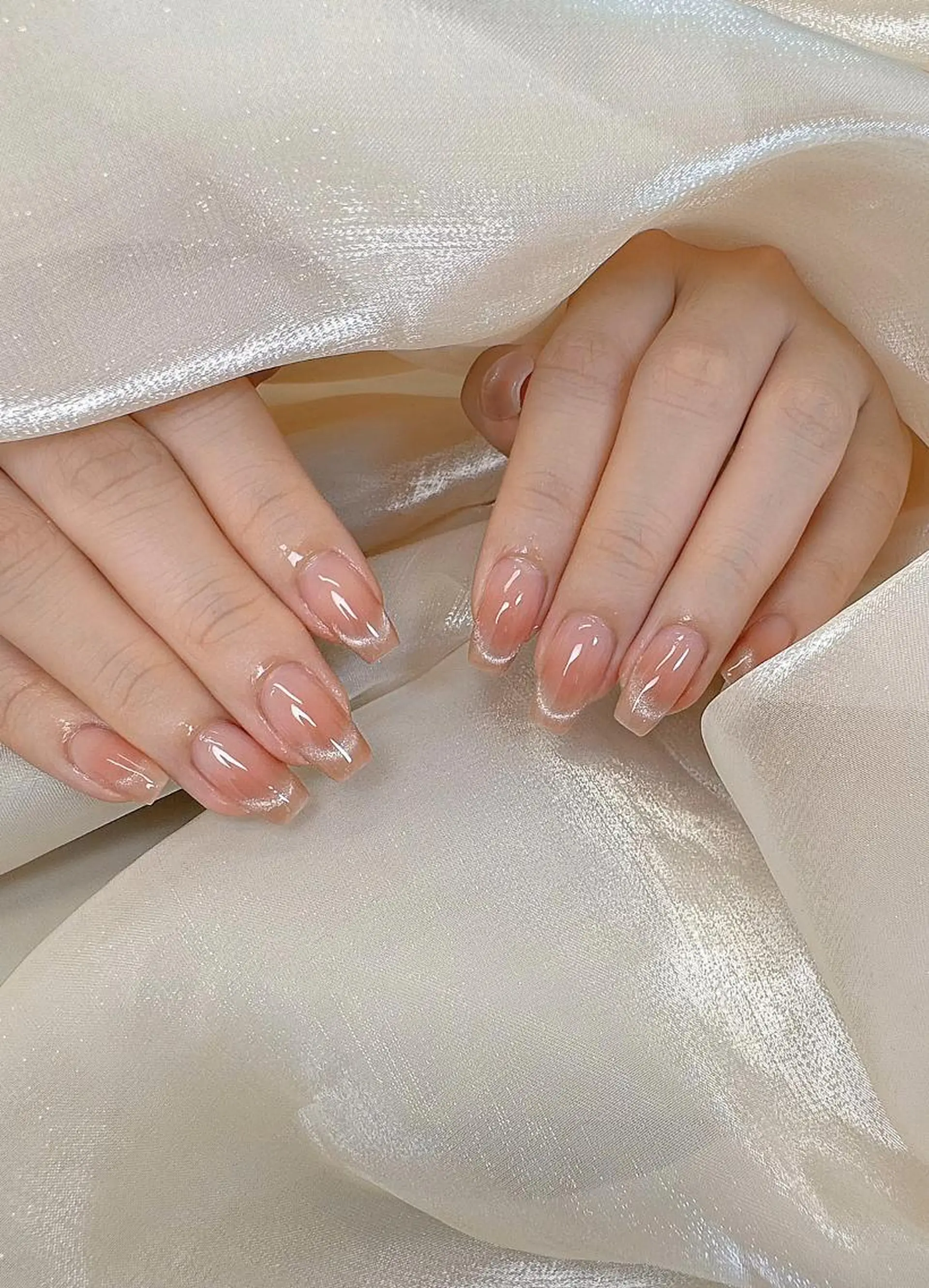 ネイル ハンドネイル RAFFINE 月🦋🩵のネイルデザイン