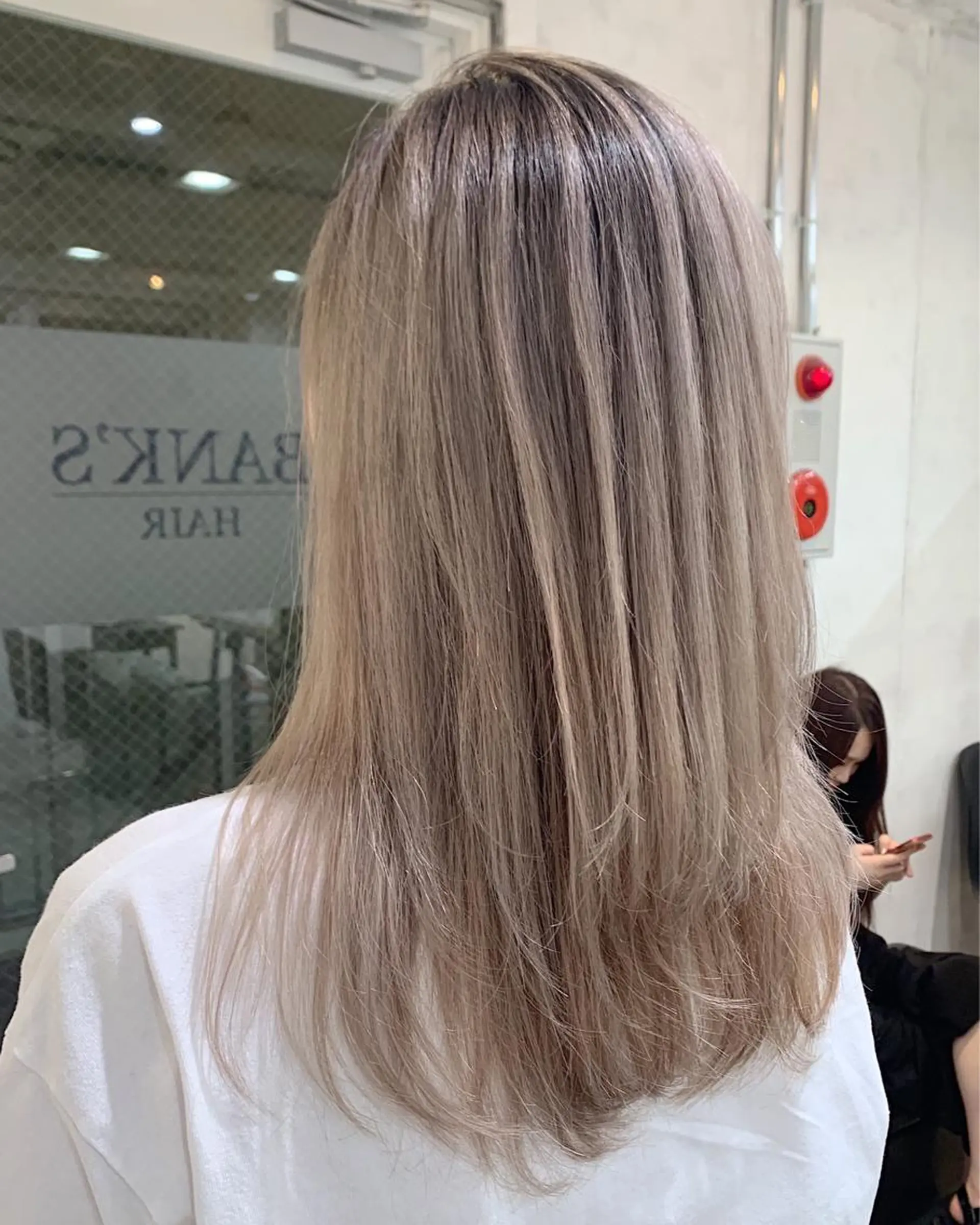 セミロング カラー ヘアアレンジ ブロンド ヘアカラー トリートメント BANK'S hair所属・💐ケラチン 髪質改善寺坂雄飛💐のヘアスタイル